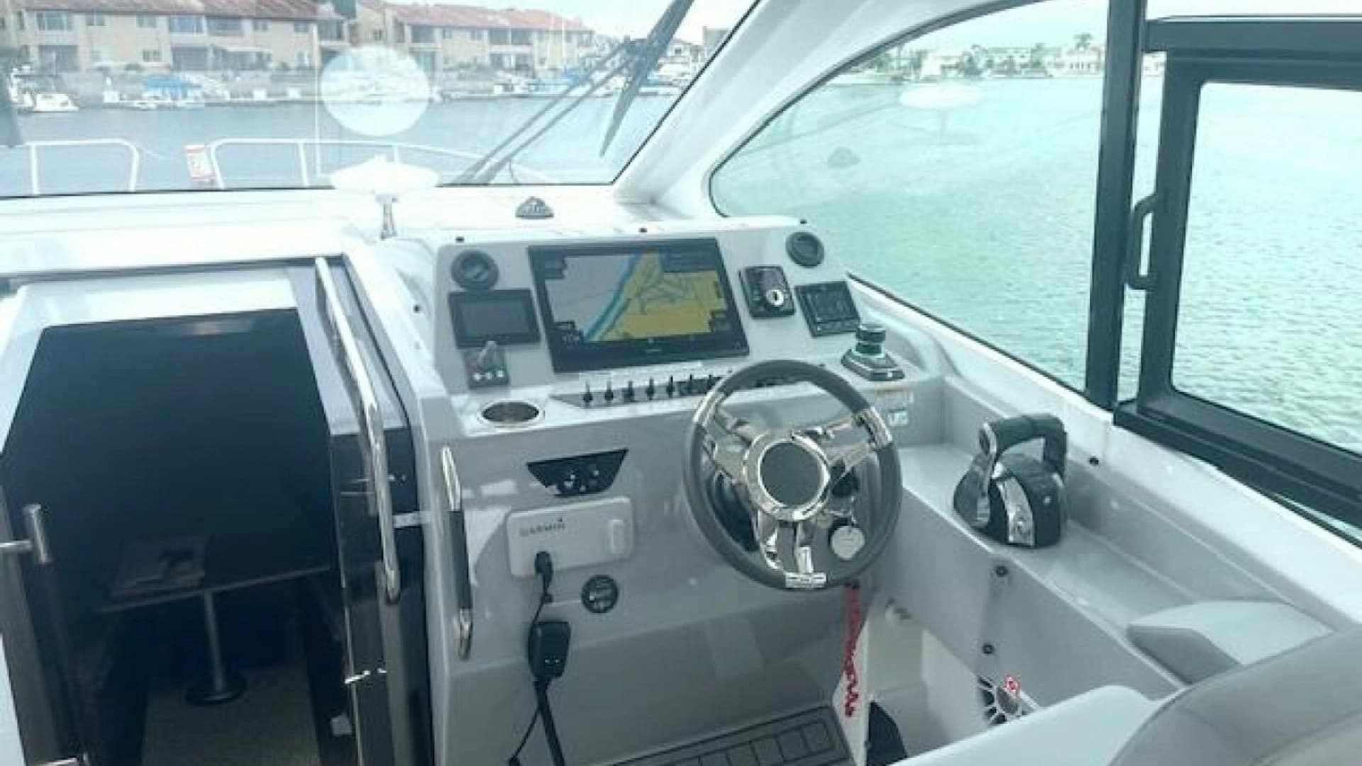 2022 Beneteau 32 Gran Turismo - Image 14