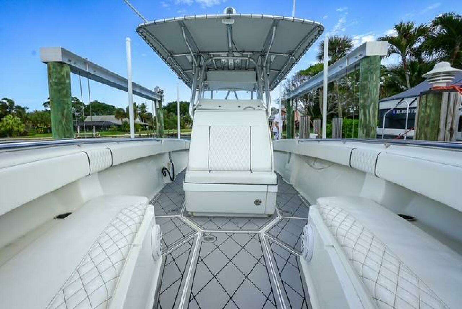 2007 Spectre 37 Center Console - Image 17