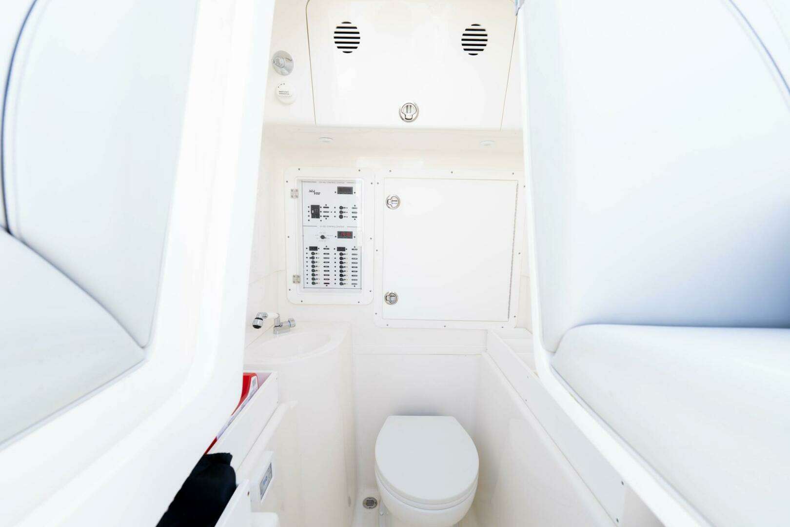2024 SeaVee 322z - Image 27