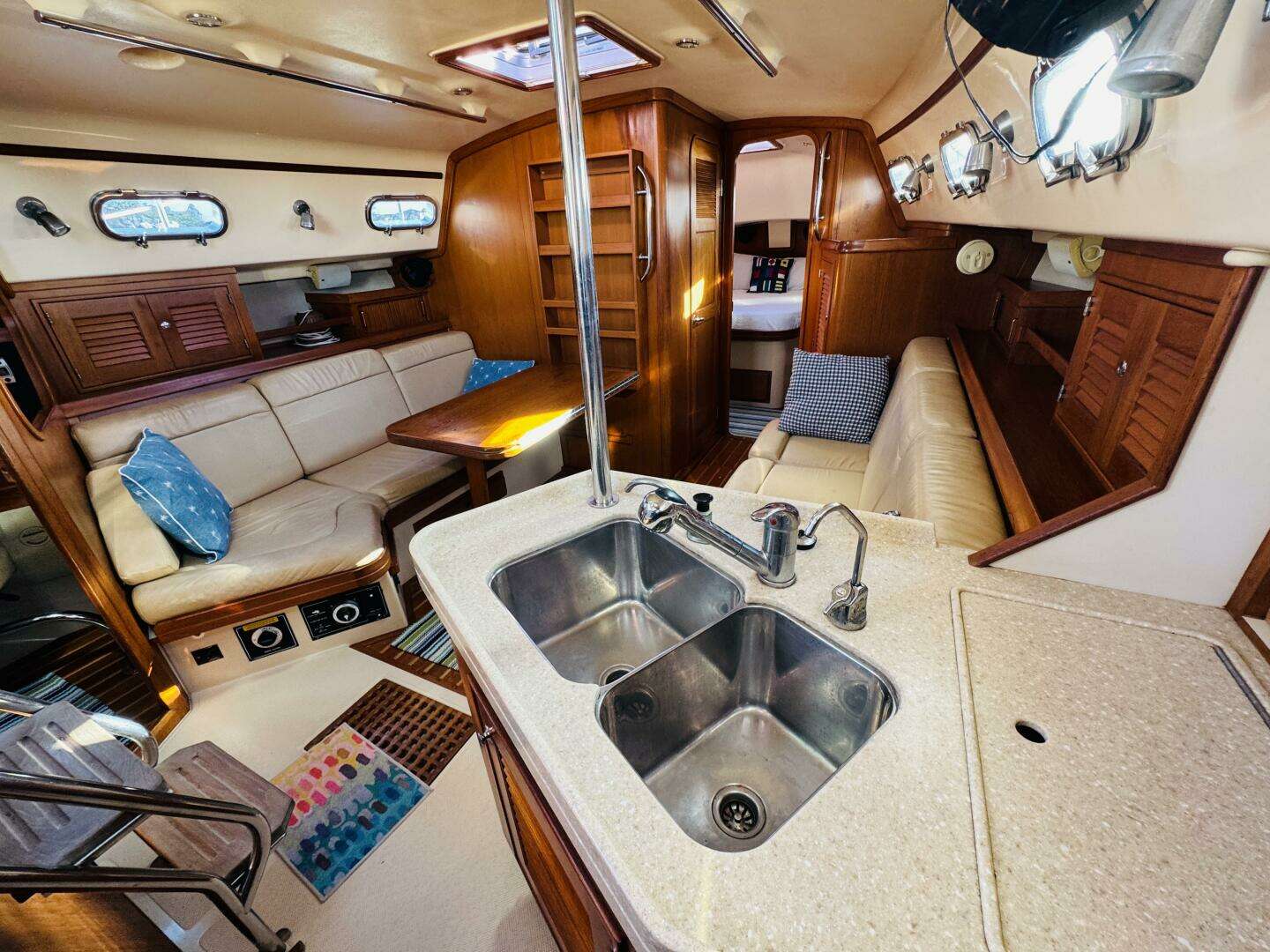 2011 Island Packet 370 - Image 15