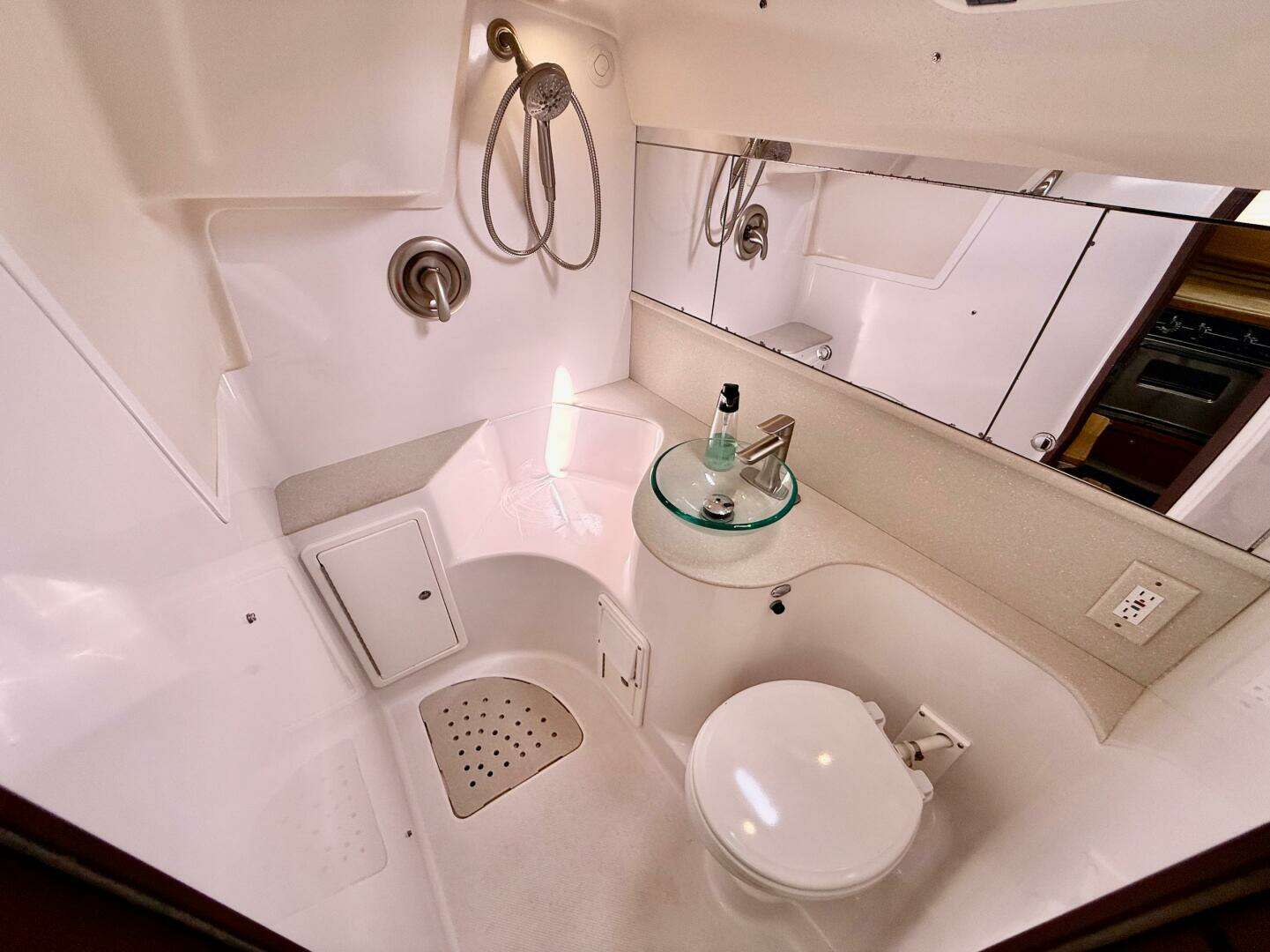 2011 Catalina 355 - Image 39