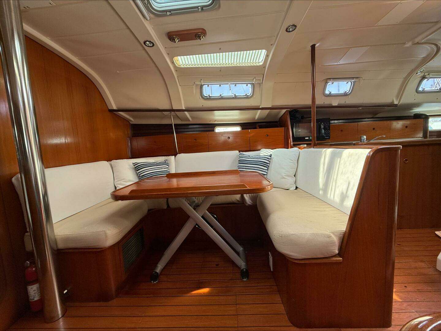 1993 Beneteau Oceanis 400 - Image 16