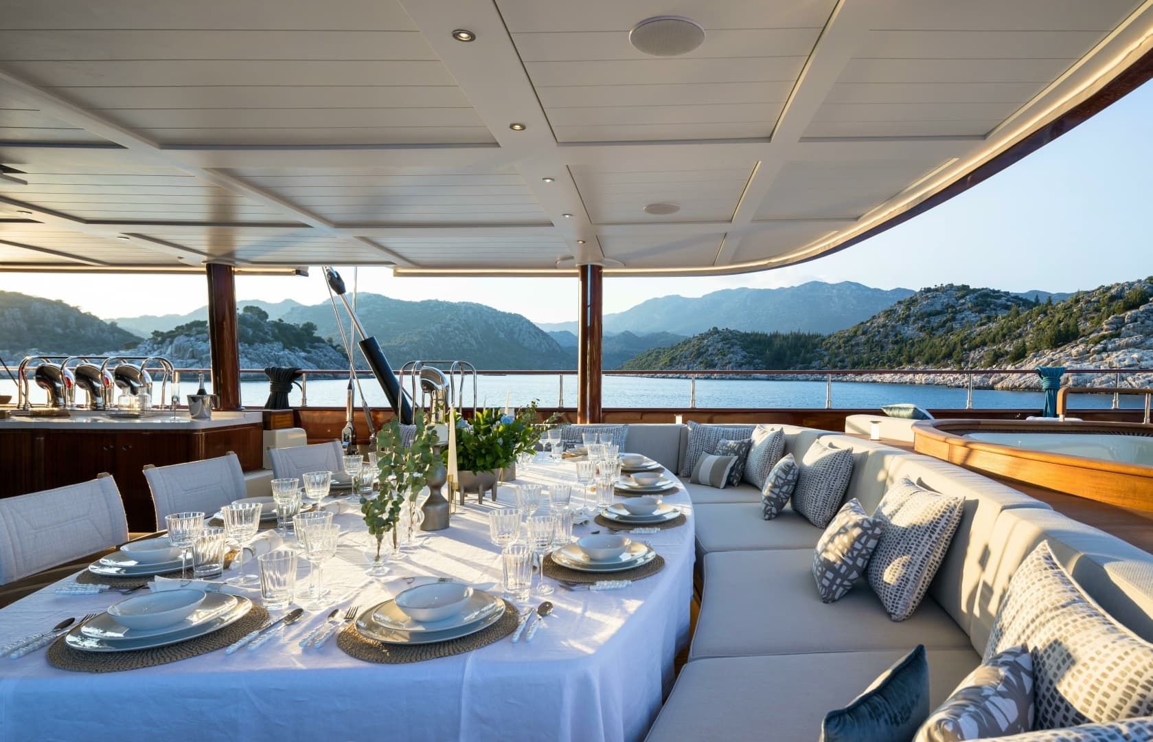 2026 Ares Yachts — - Image 22