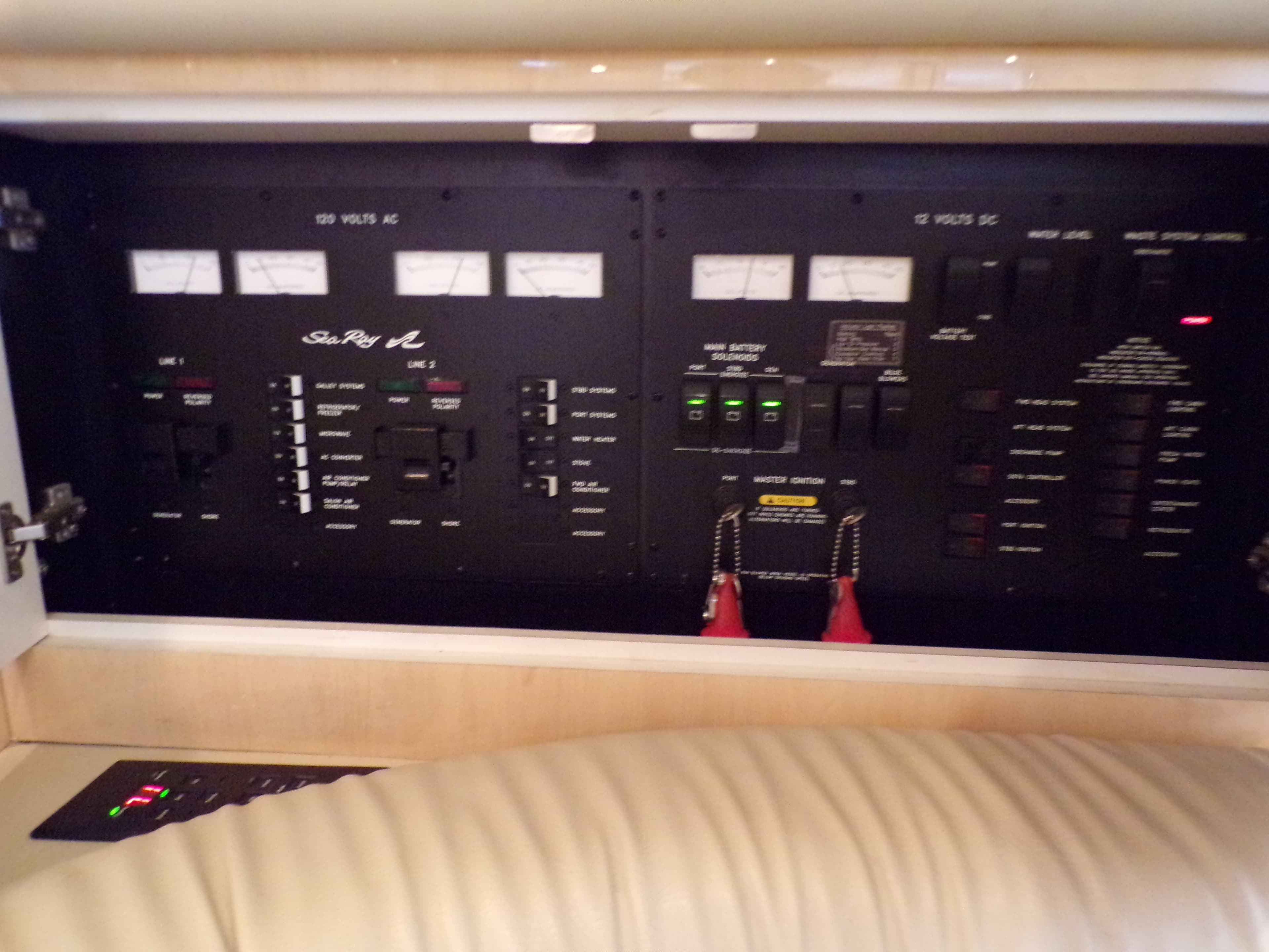 2000 Sea Ray 410 Express Cruiser - 35