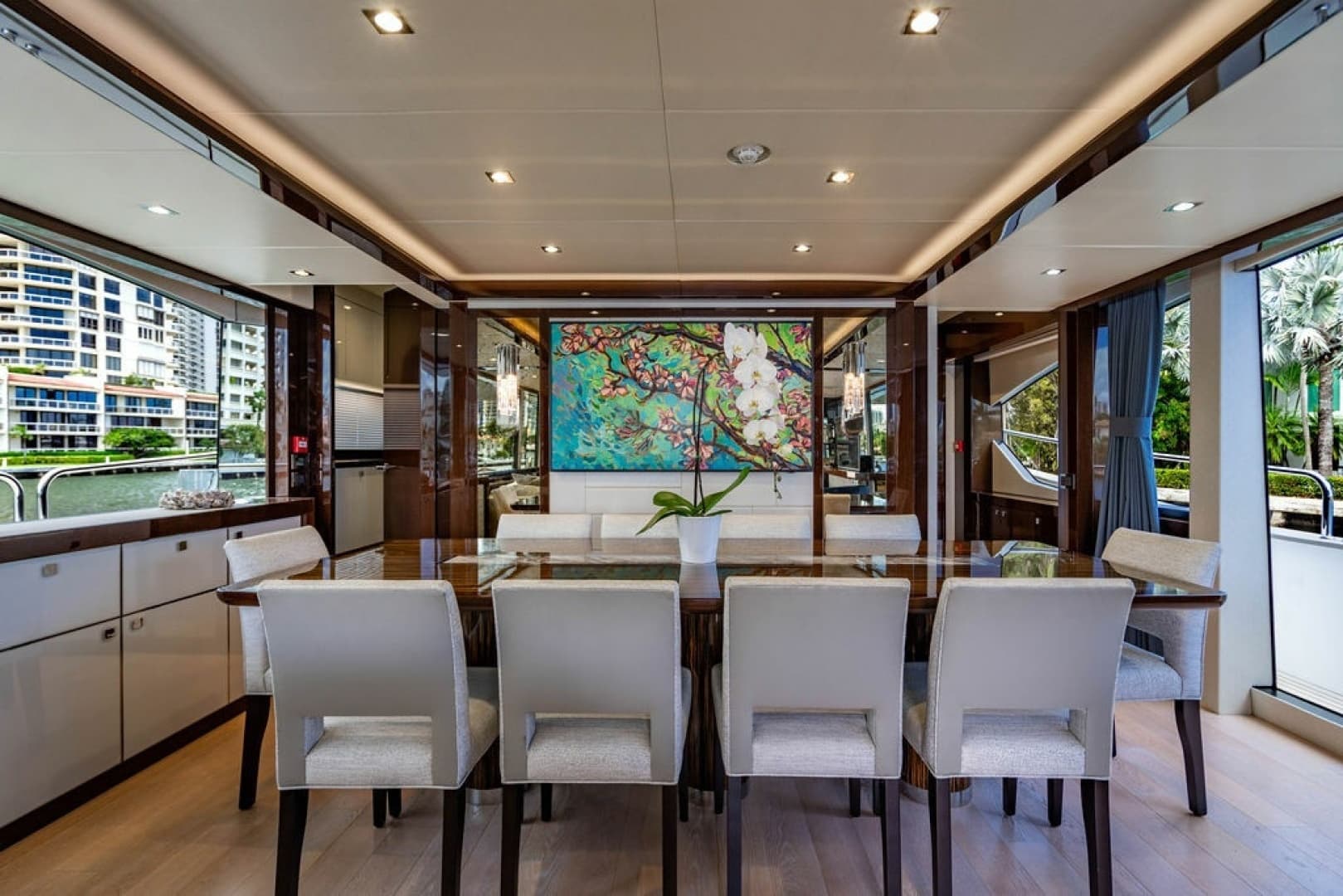 2019 Sunseeker 95 Motor Yacht - Image 35