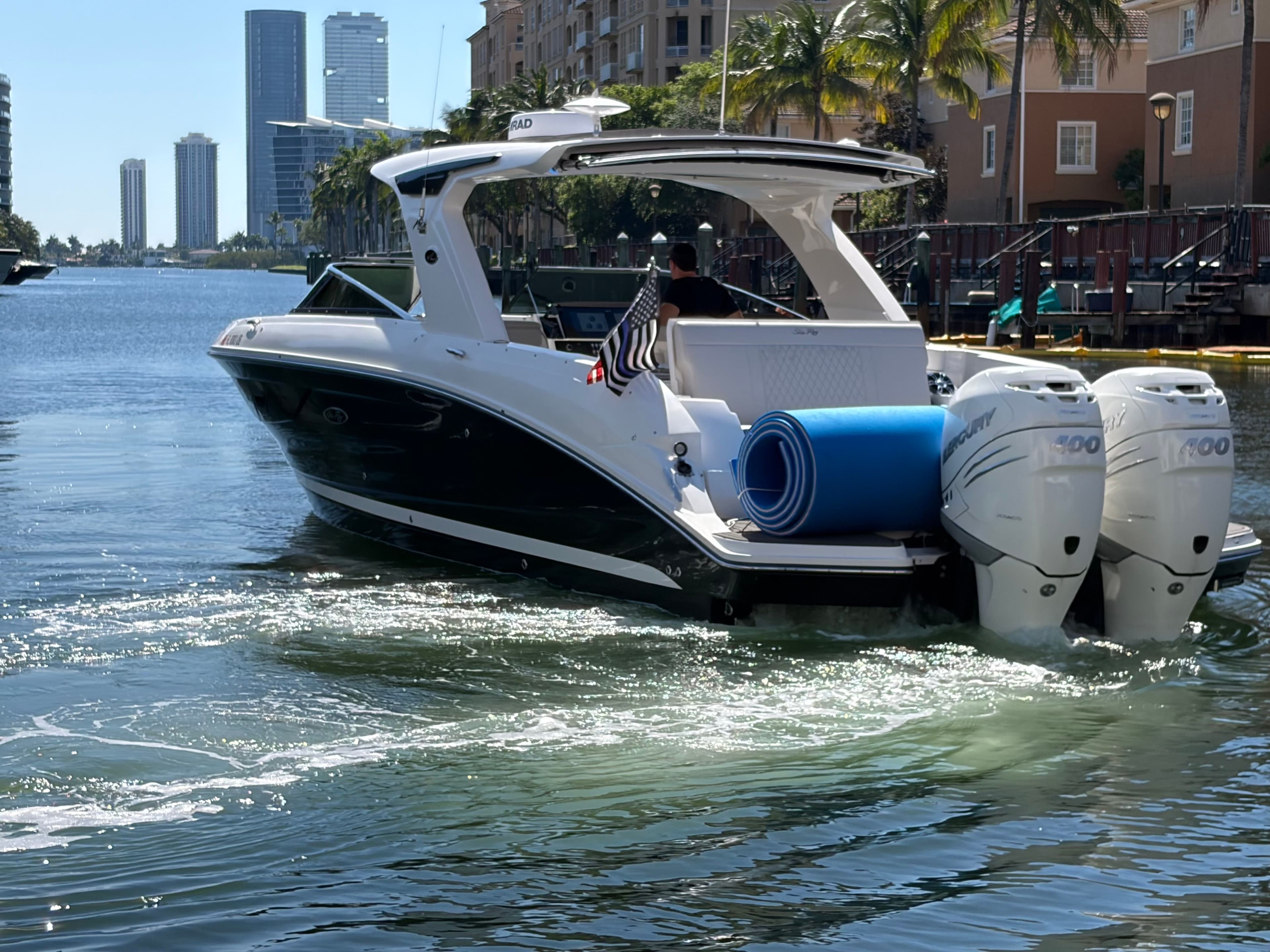 2023 Sea Ray SLX 350 Outboard - 9