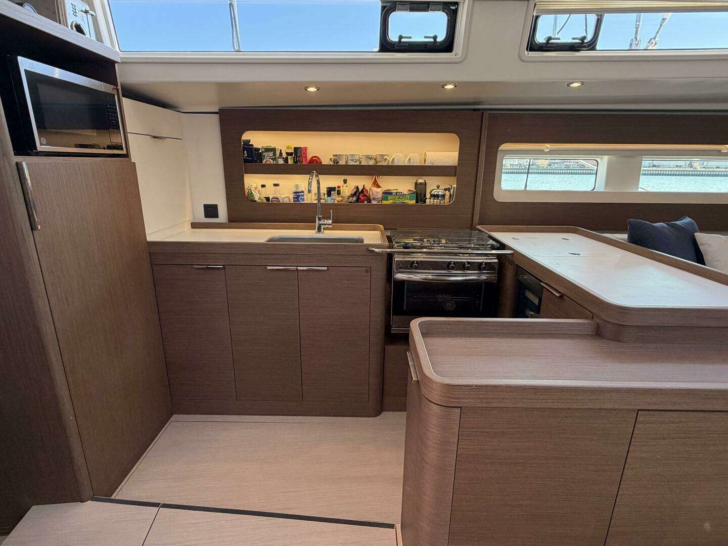 2022 Beneteau Oceanis Yacht - Image 6