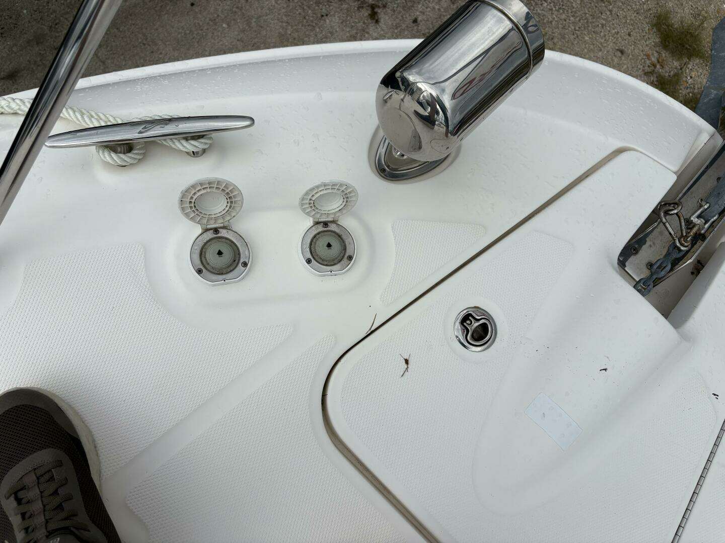 2012 Sea Ray 310 Sundancer - Image 17