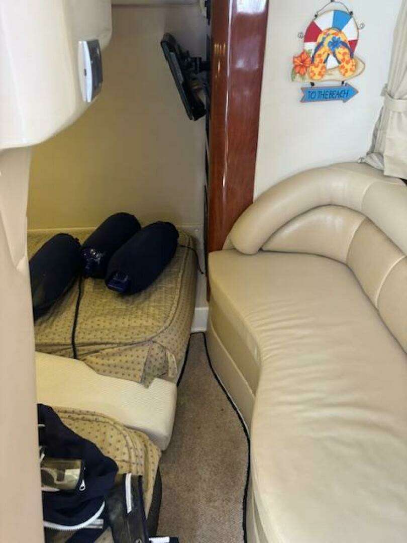 2007 Monterey 350 Sport Yacht - Image 31