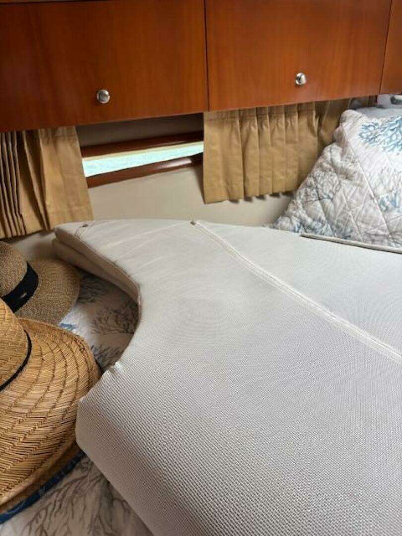 2006 Carver 43 Motor Yacht - Image 73
