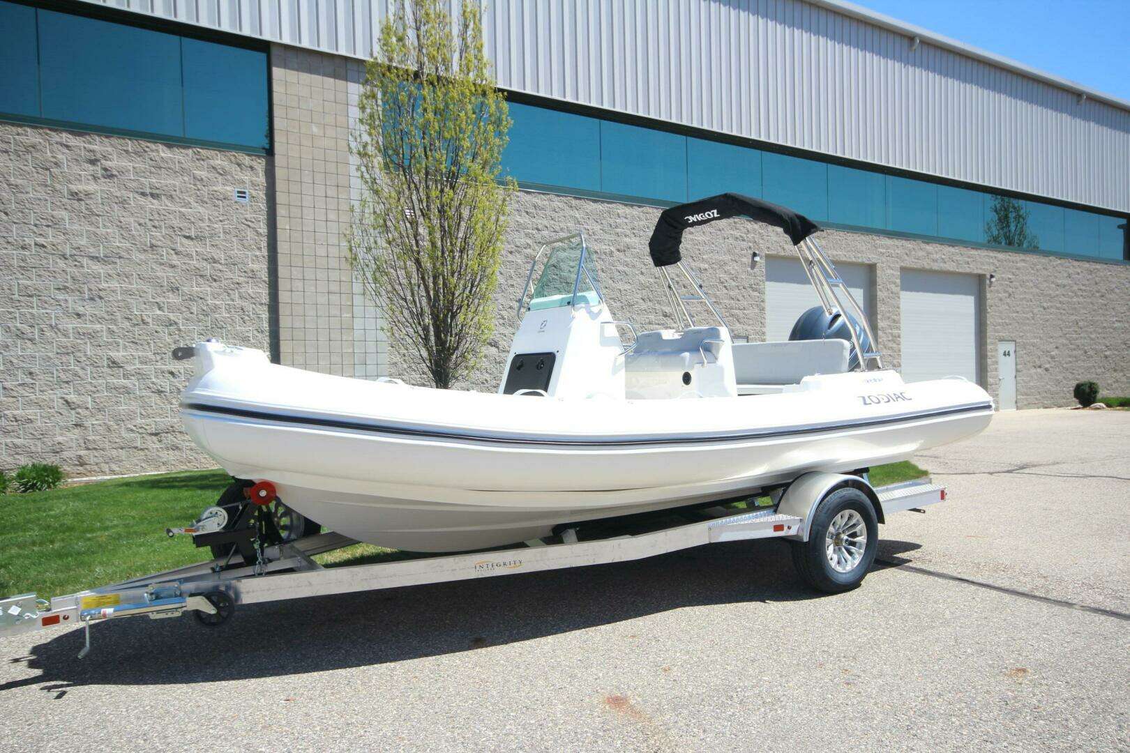 2025 Zodiac Medline 5.8 NEO - Image 24
