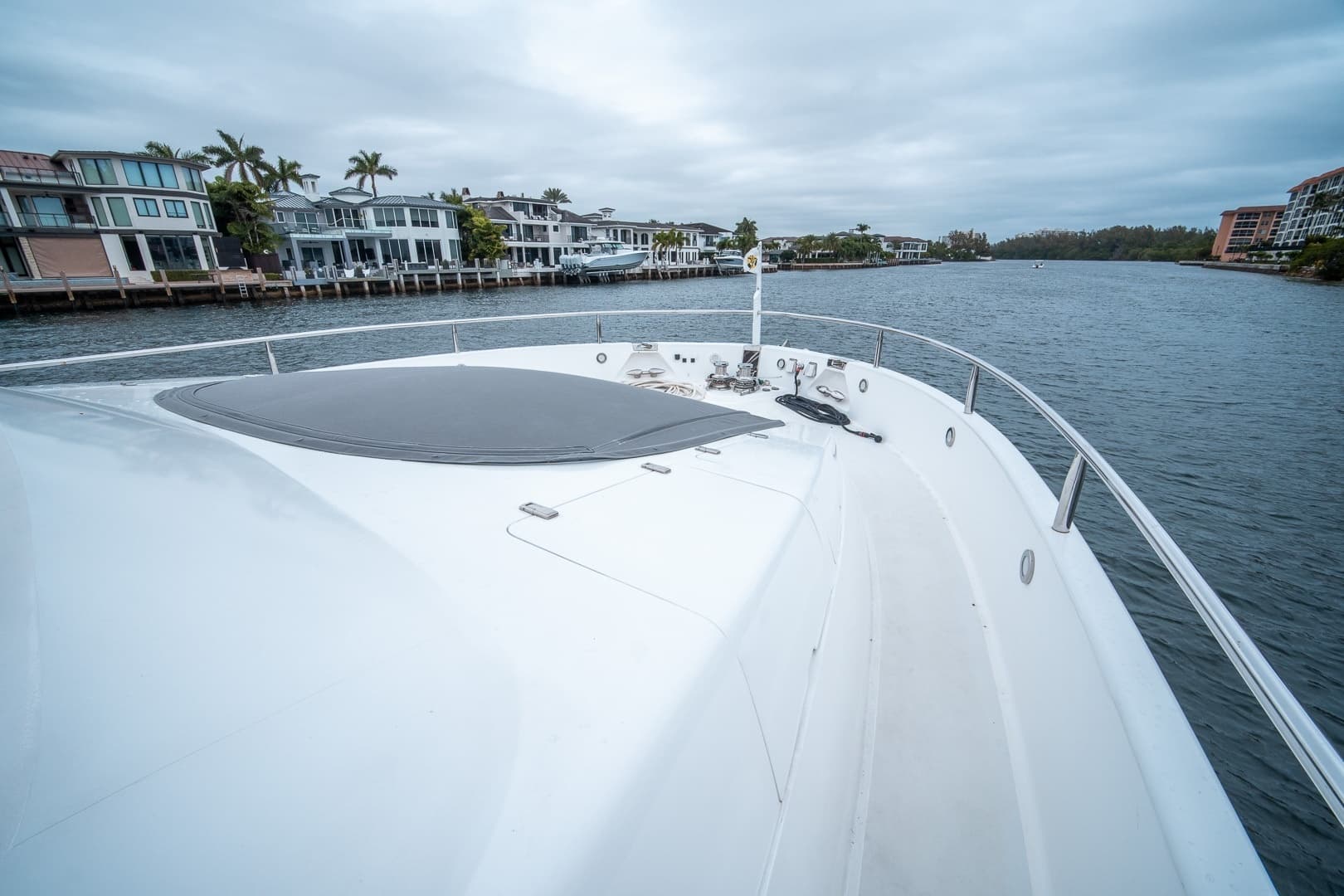 2000 Lazzara Yachts 76 Skylounge - Image 77