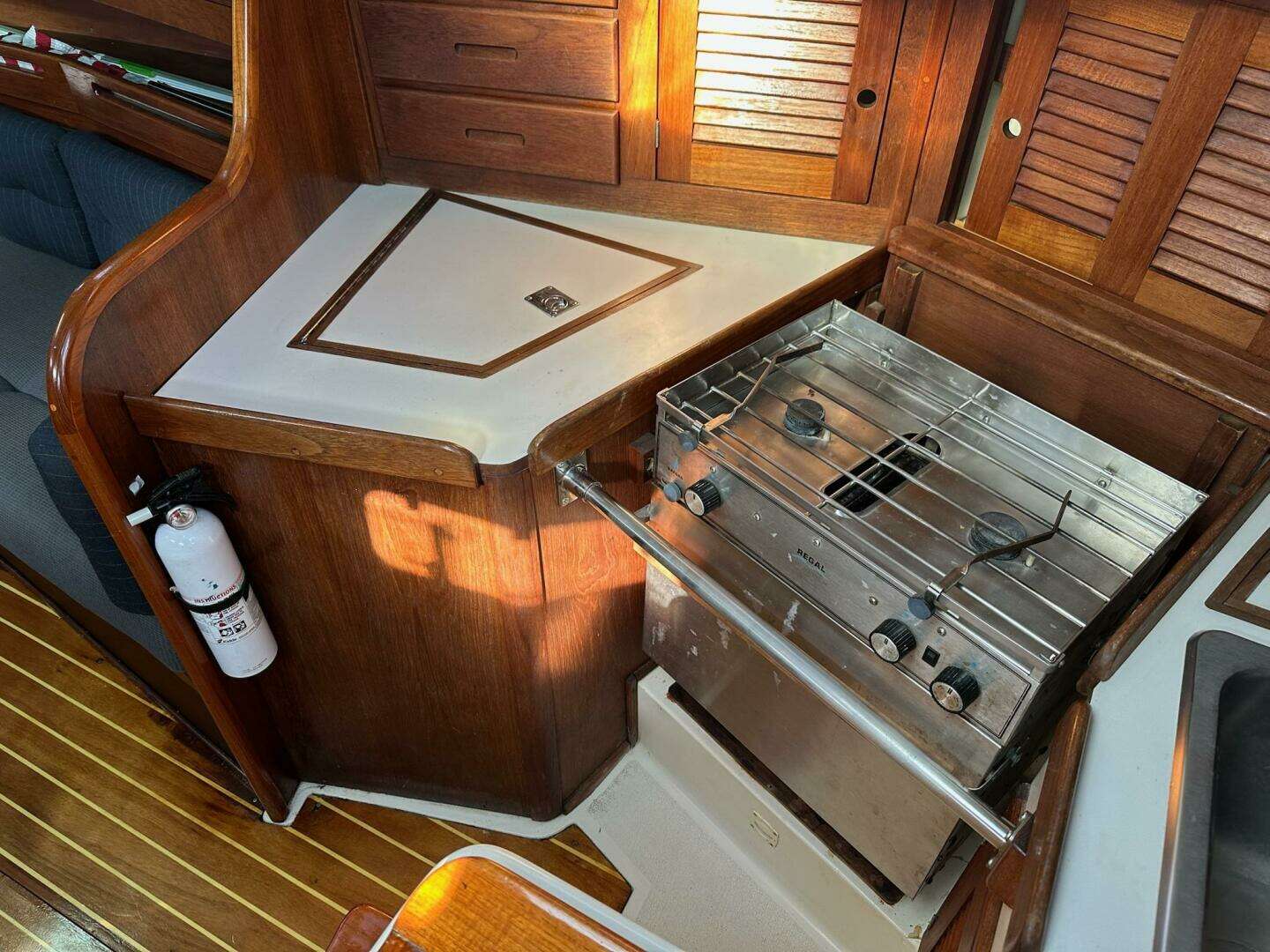 1988 Tartan 31 - Image 27
