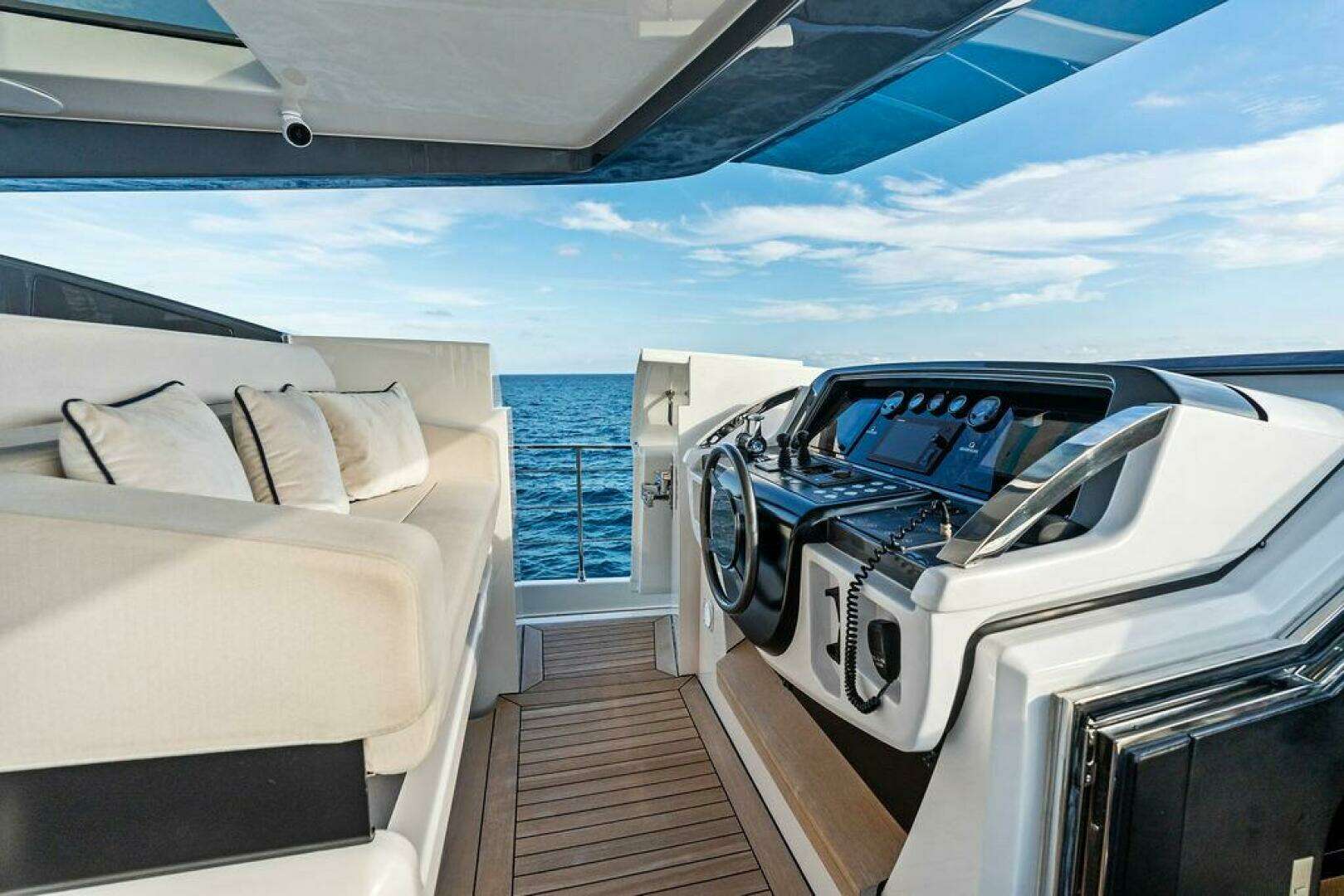 2018 Custom Line CL120 - Image 39