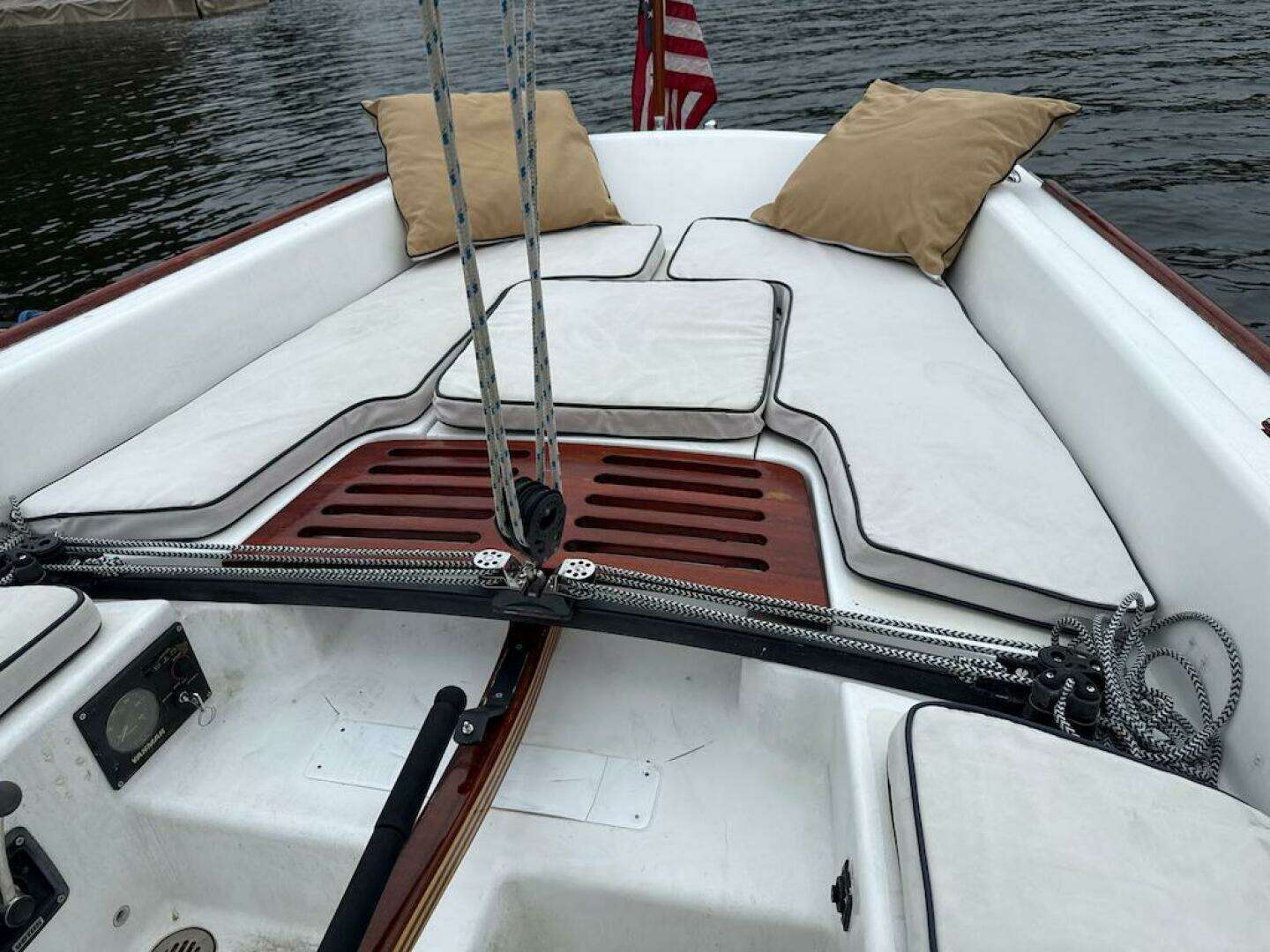 2008 e Sailing Yachts e33 - Image 8