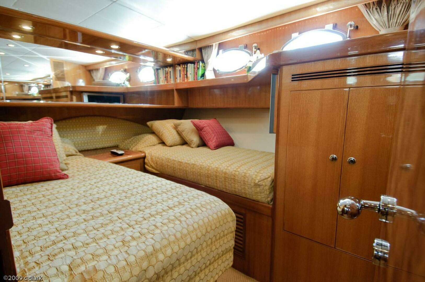 2005 Ocean Alexander 58 Motor Yacht - Image 15