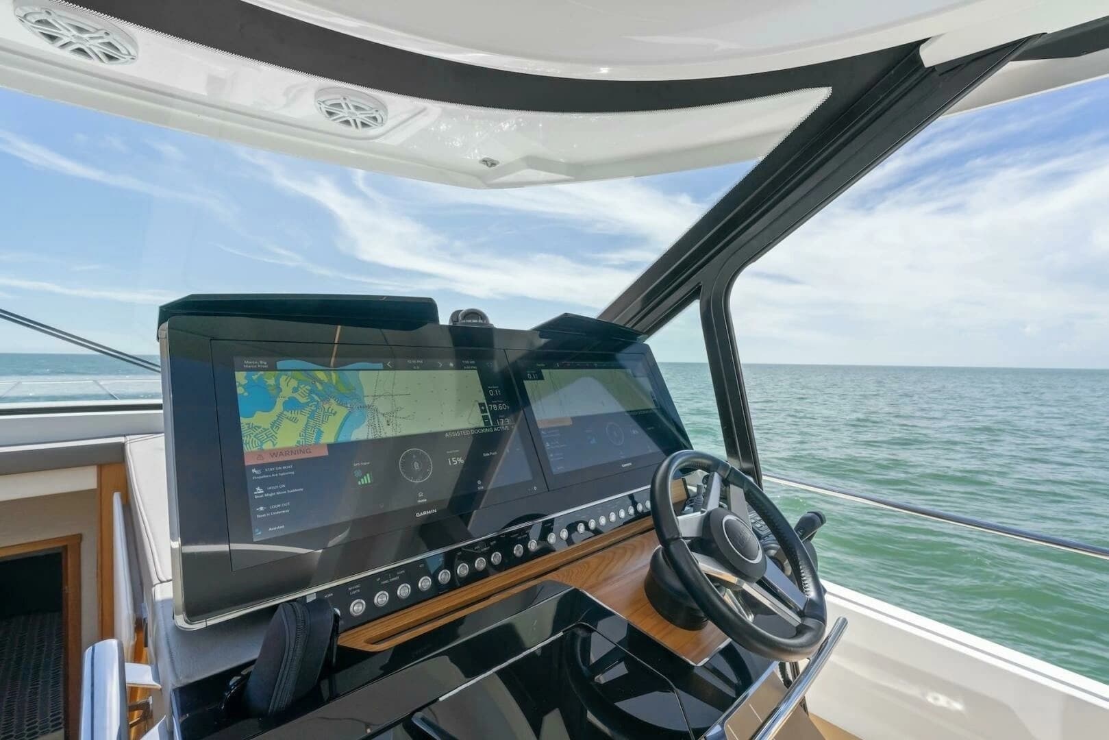 2023 Tiara Yachts EX 60 - Image 18