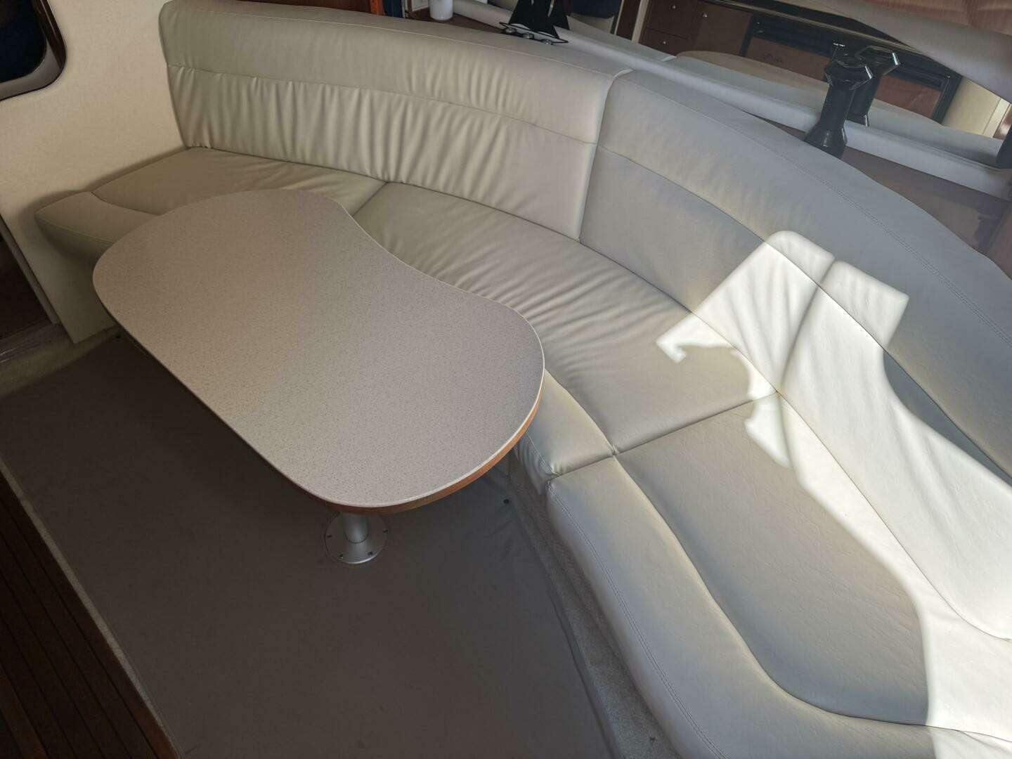 2002 Sea Ray 360 Sundancer - Image 12