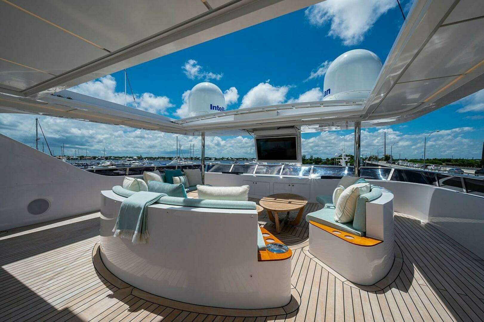 2020 Majesty Yachts 140 - Image 13