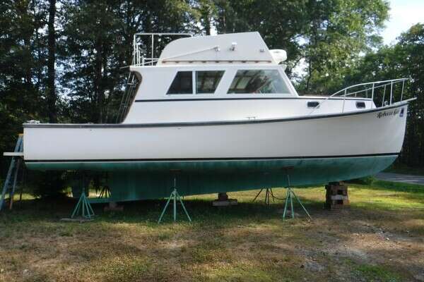 2003 Duffy Downeast Flybridge - Image 1
