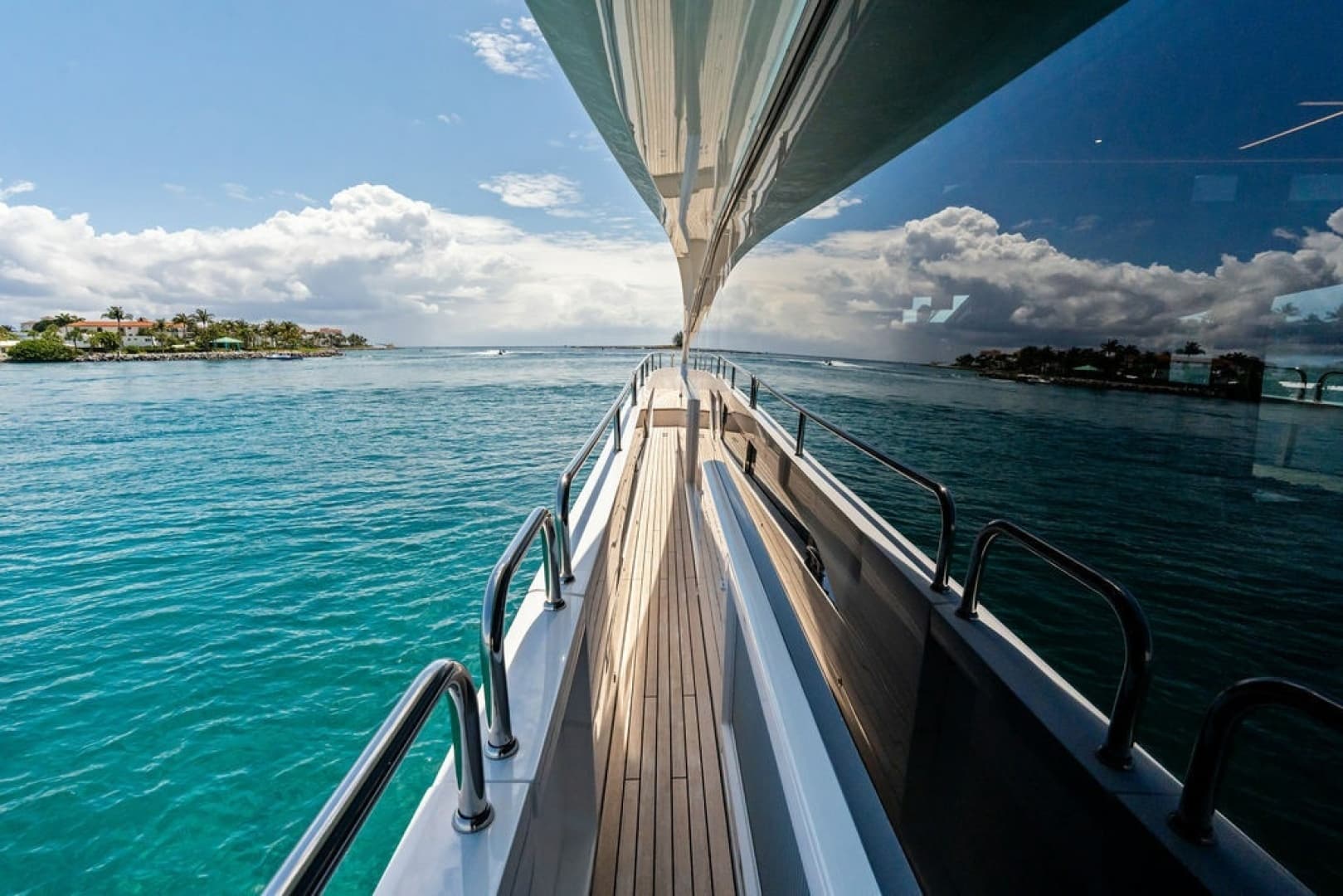 2026 Sunseeker 88 Yacht - Image 9