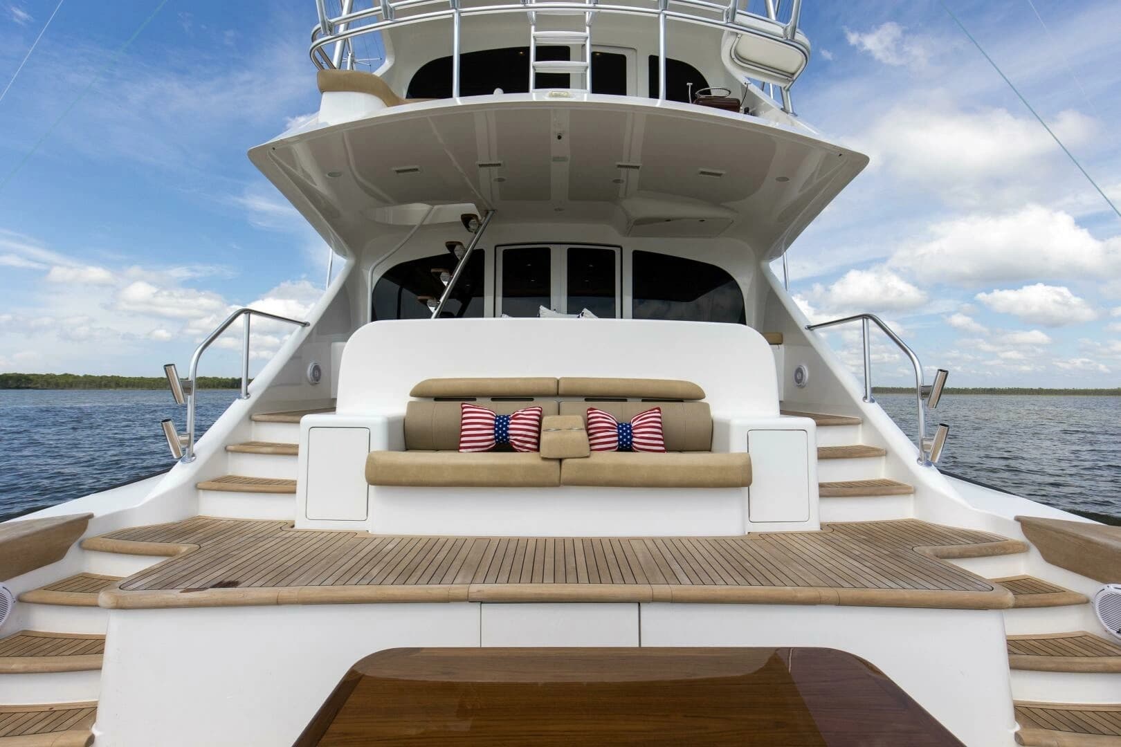 2016 Viking 92 Enclosed Bridge - Image 4