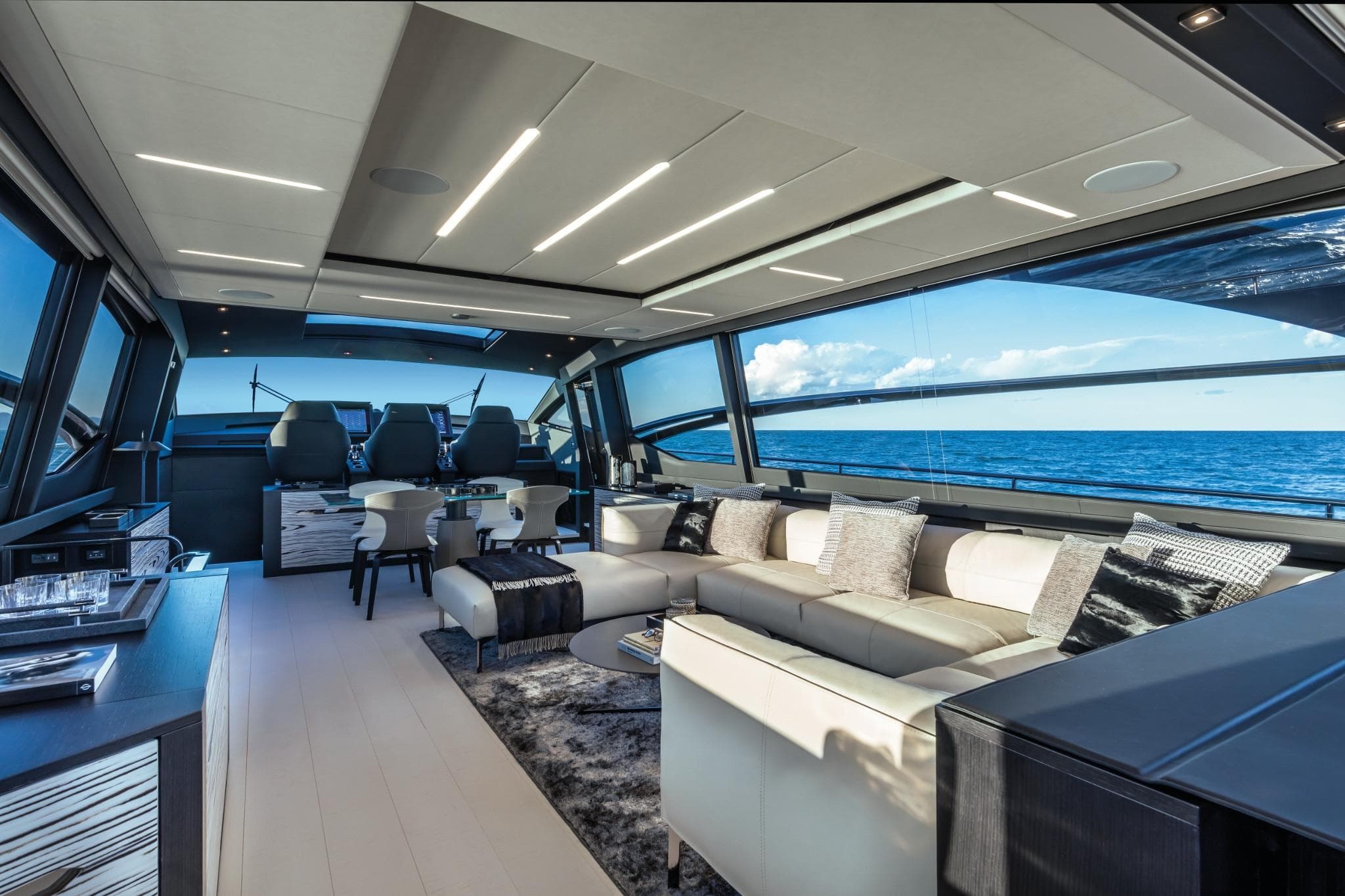 2025 Pershing 8X - 17
