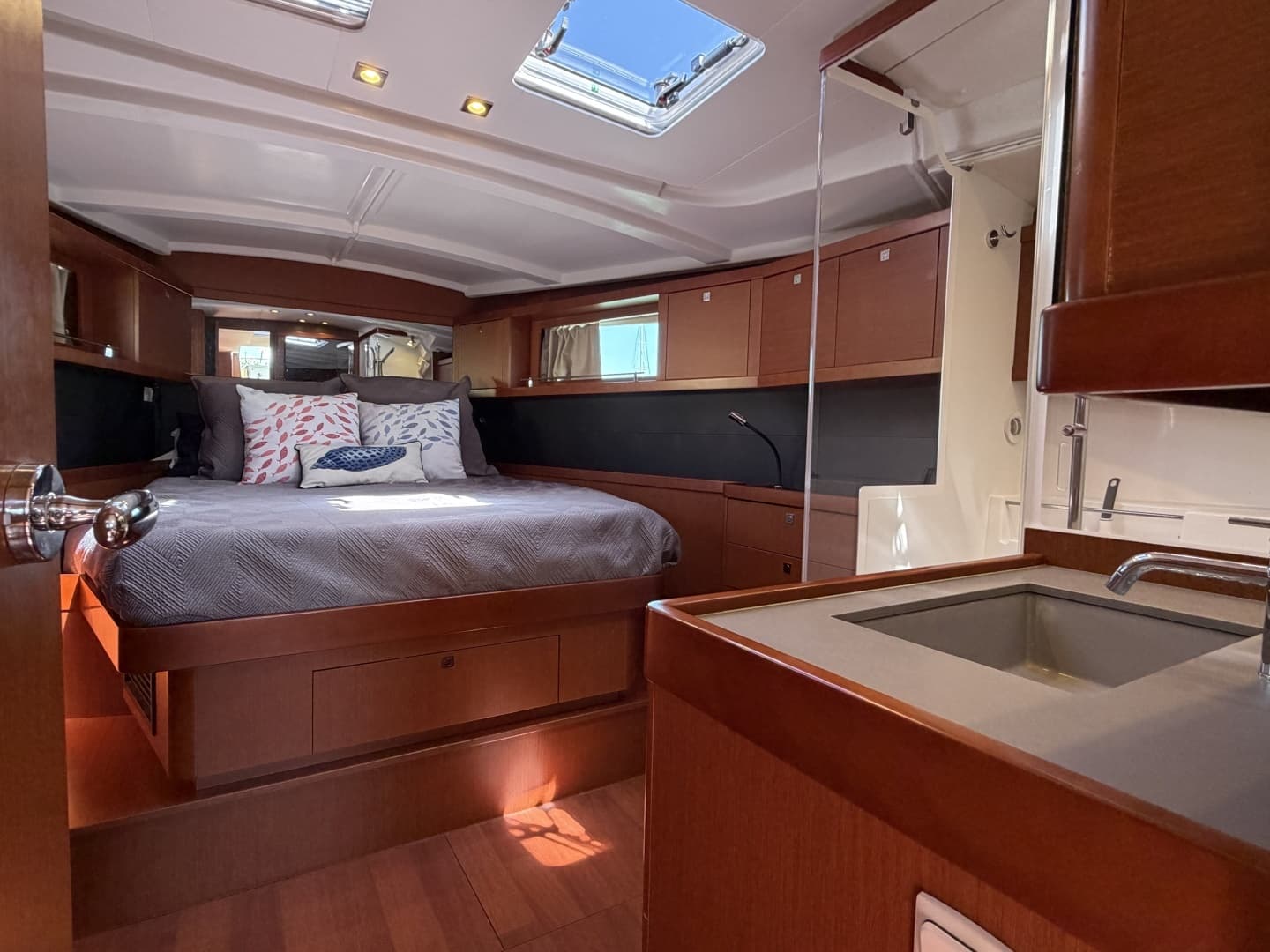 2016 Beneteau 48 - Image 45