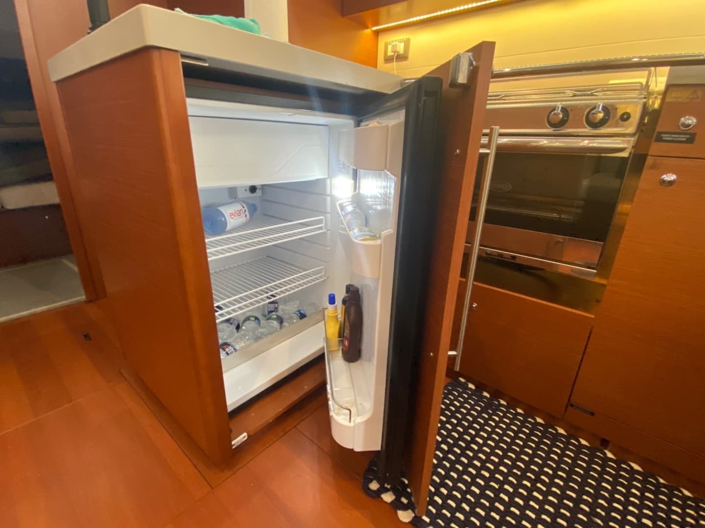 2019 Beneteau 51.1 - Image 9