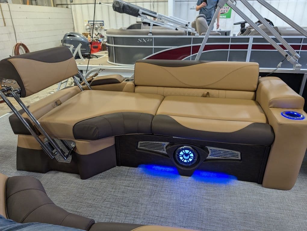 2026 Tahoe LTZ 300HP QLS 2385 Tritoon - 25