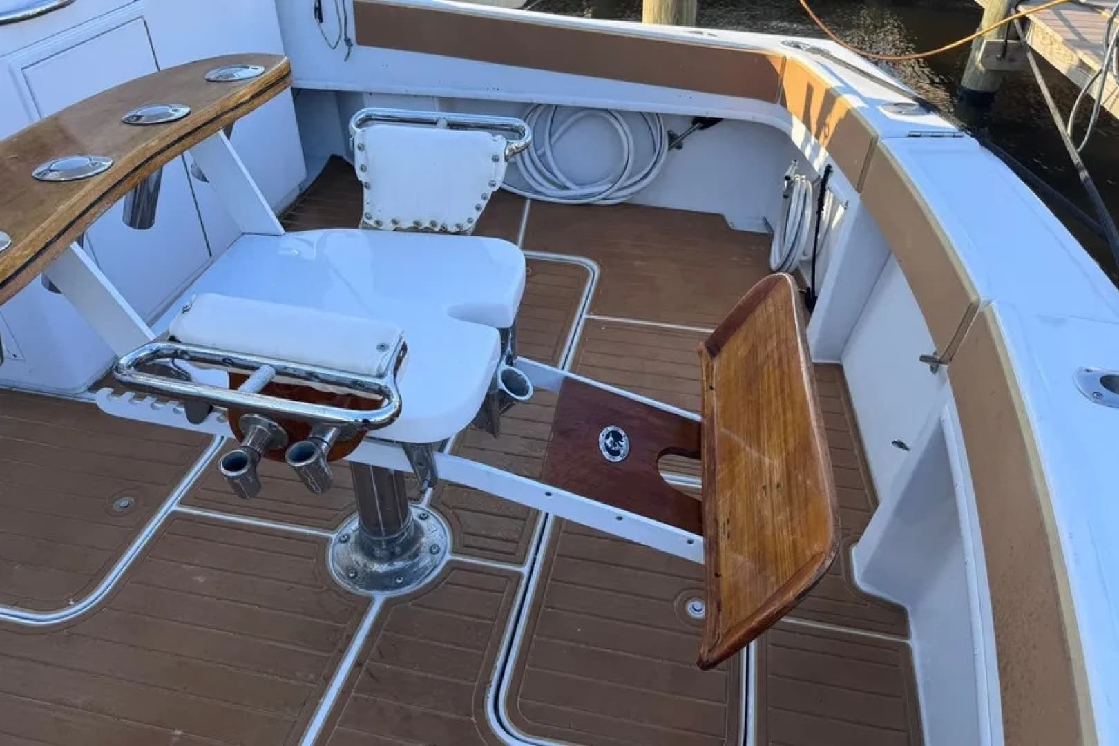 1981 Hatteras 43 Convertible - Image 4