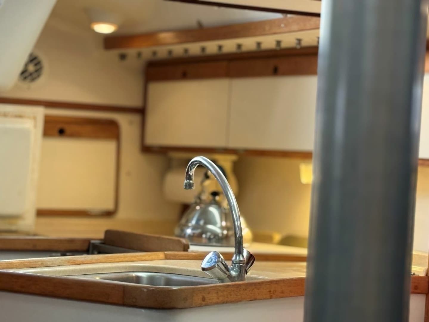 1996 Catalina 320 - Image 31