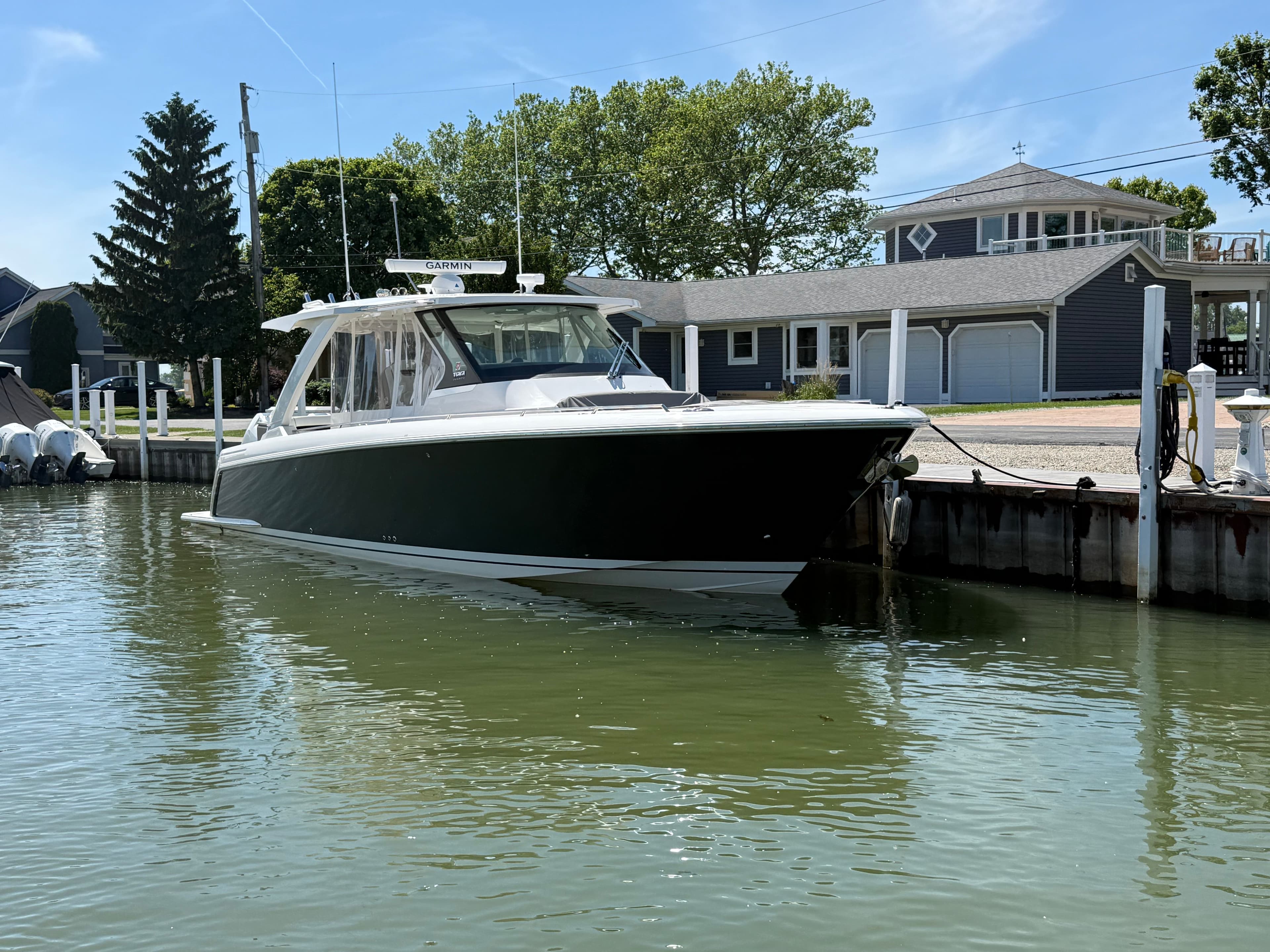 2025 Tiara Yachts 38 LS - 4