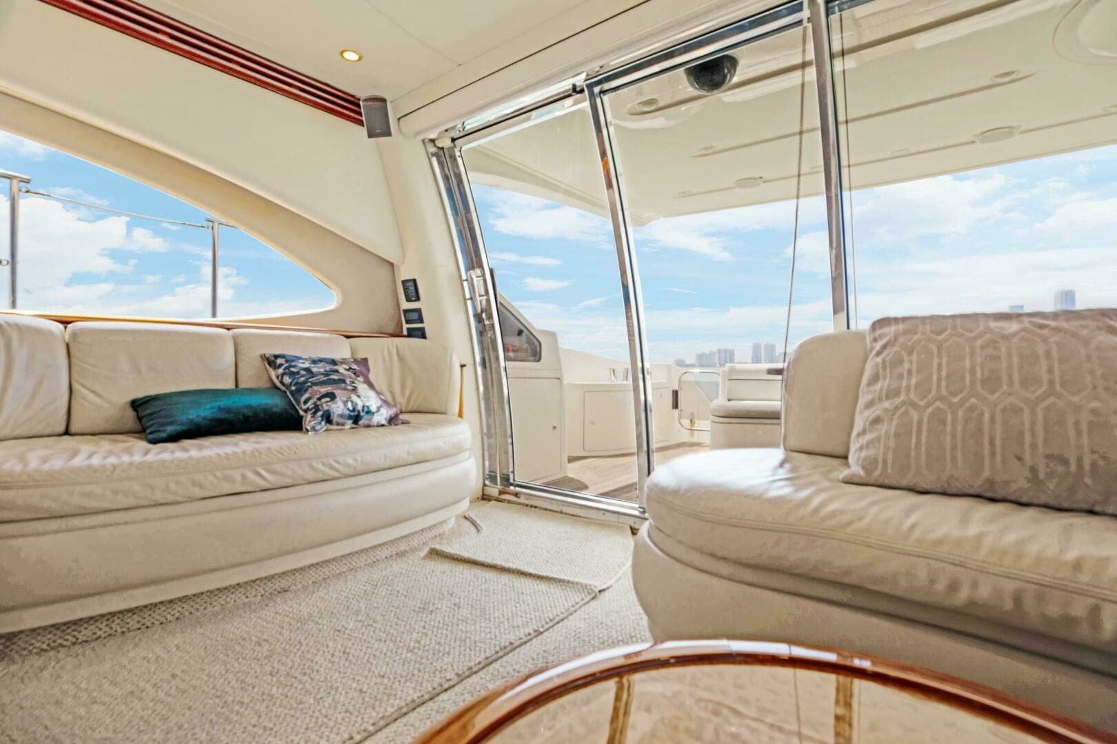 2004 Azimut 62 - Image 17