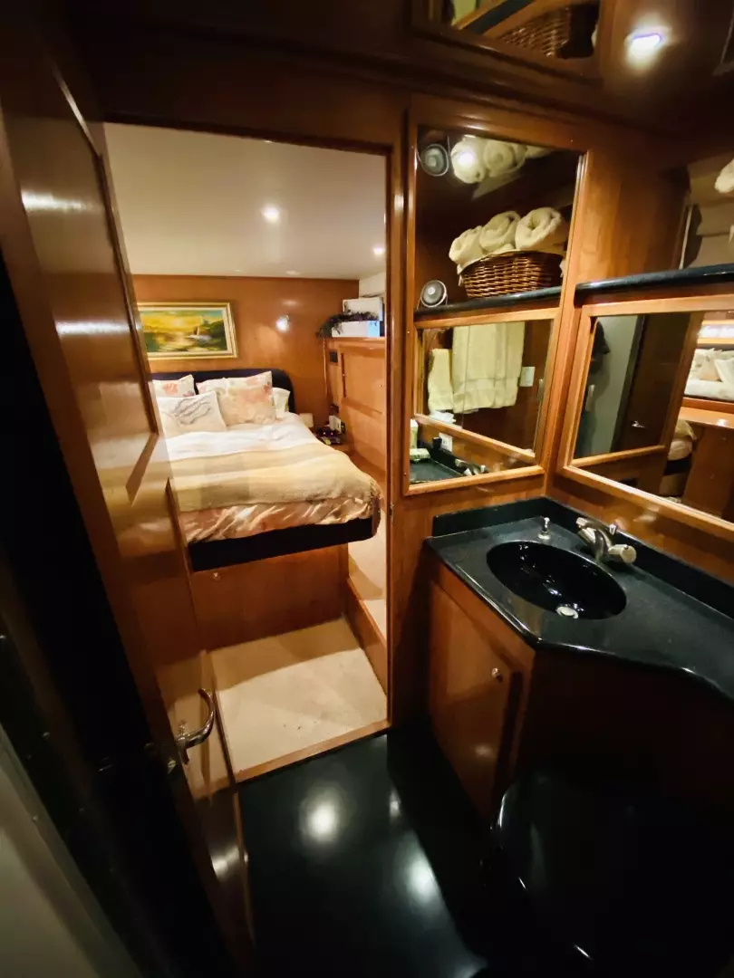 2003 Navigator 5700 Rival - Image 76