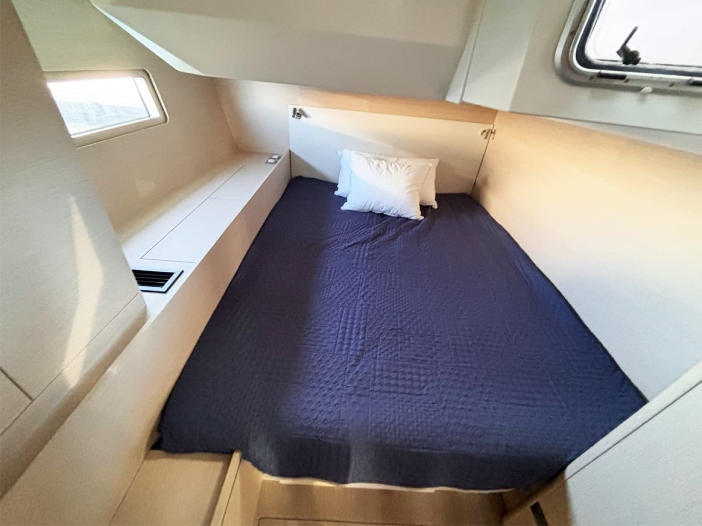 2020 Beneteau Oceanis 51.1 - Image 36