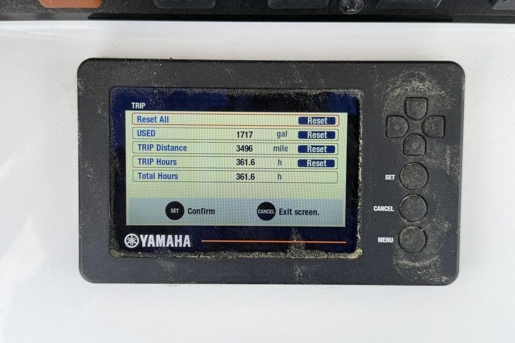 Yamaha display on 2018 Sea Hunt Ultra 255 SE showing trip data and settings.