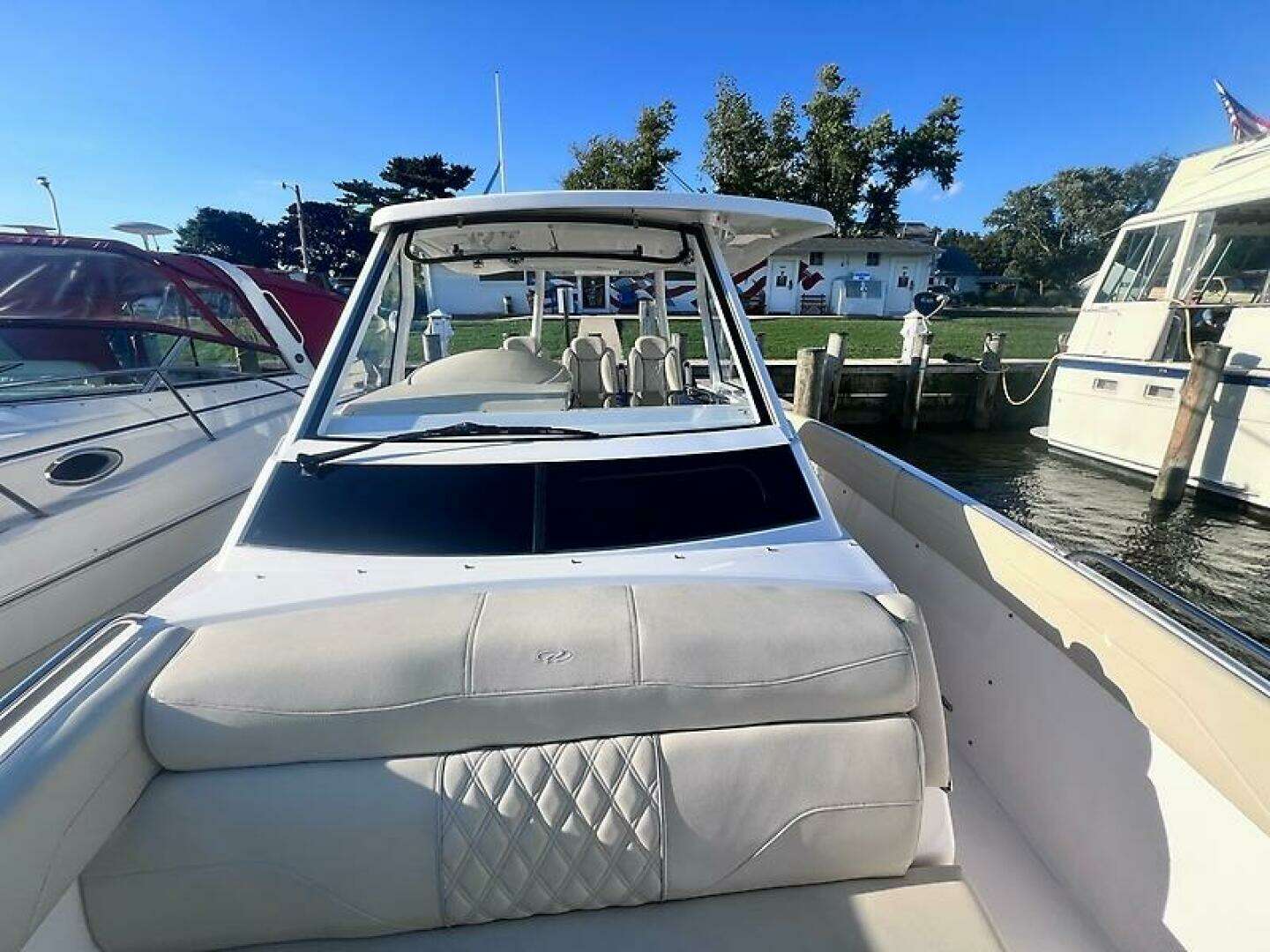 2019 Regal 33 SAV - Image 18