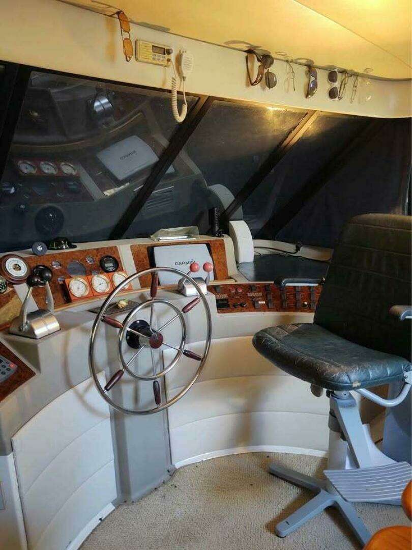 2000 Bayliner 4788 - Image 11
