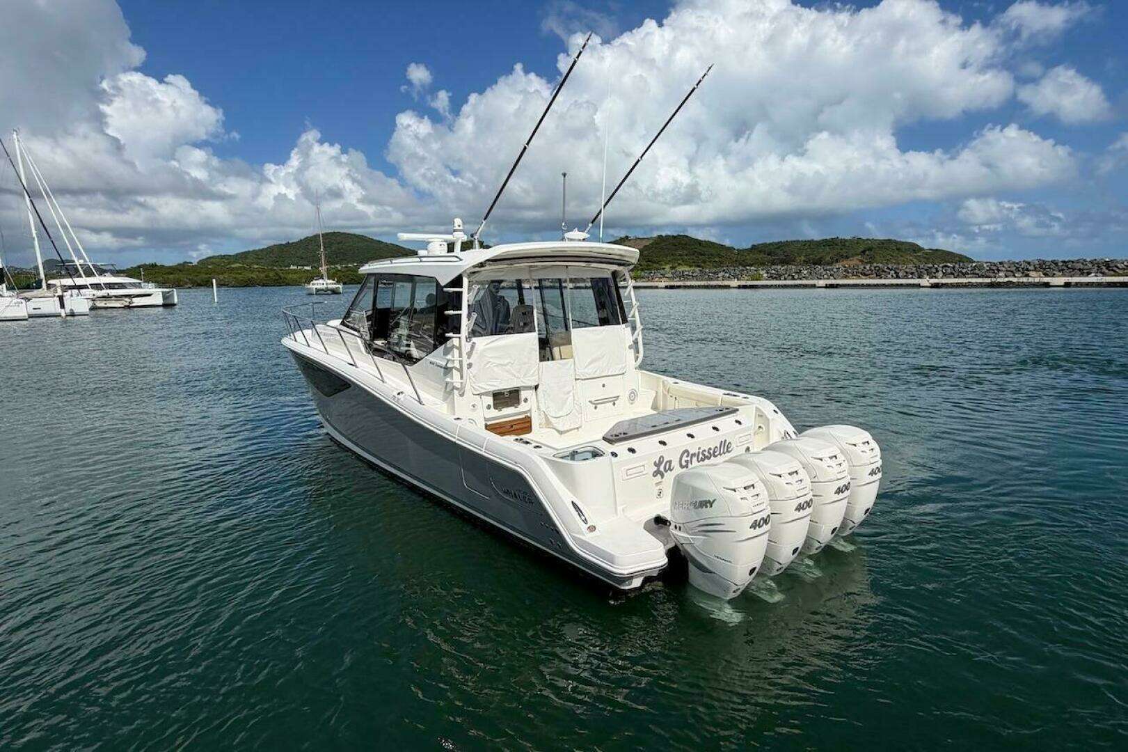 2021 Boston Whaler 405 Conquest - Image 15