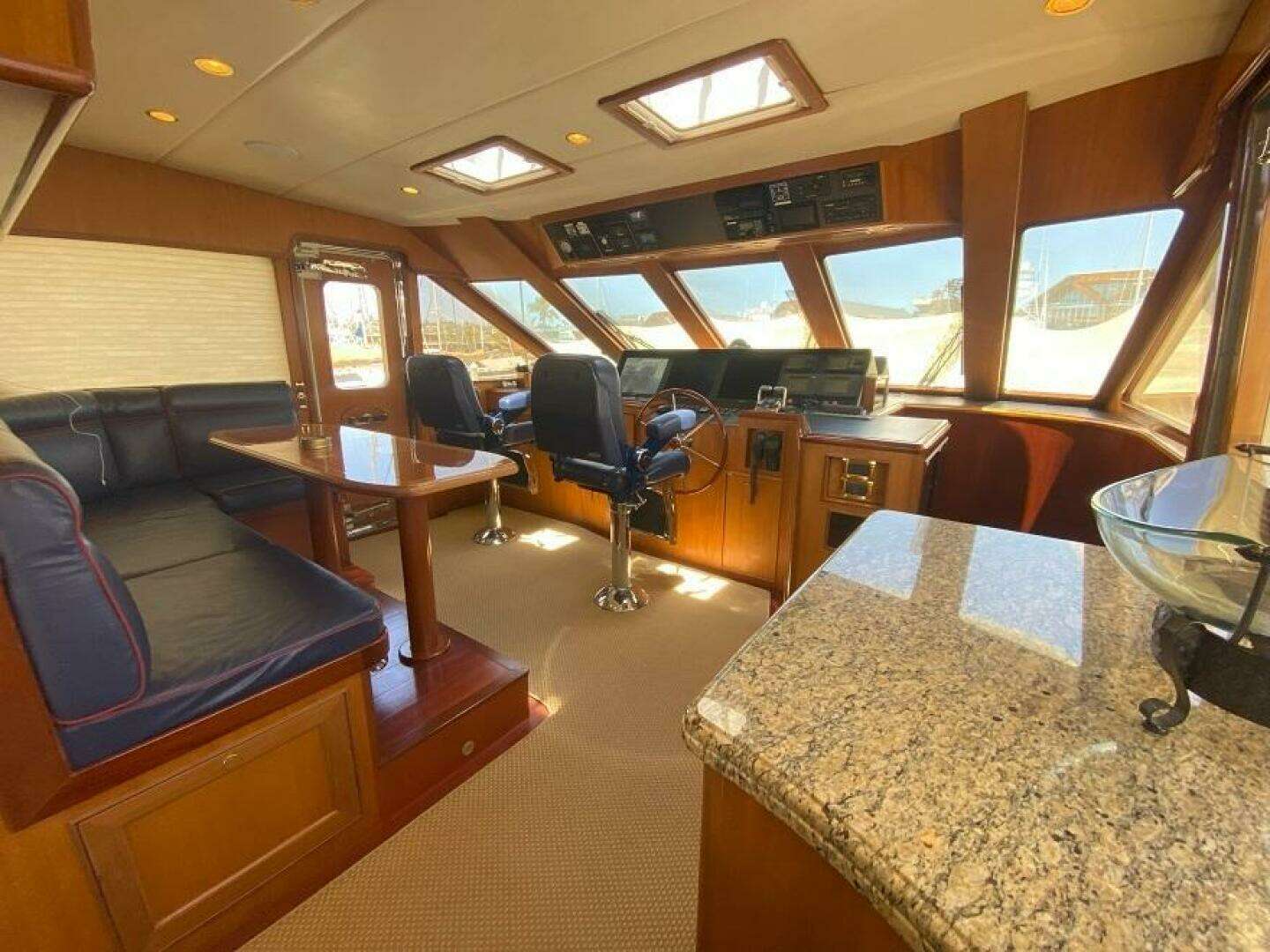 2005 Offshore Yachts — - Image 10