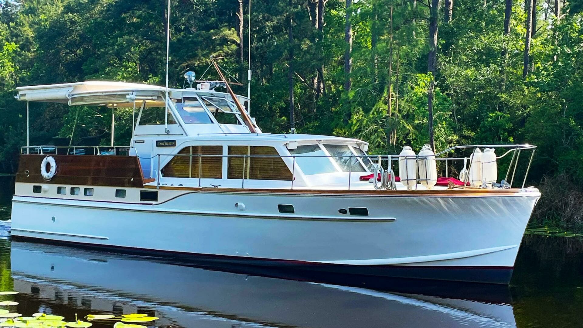1962 Matthews 42 Double Cabin - Image 2