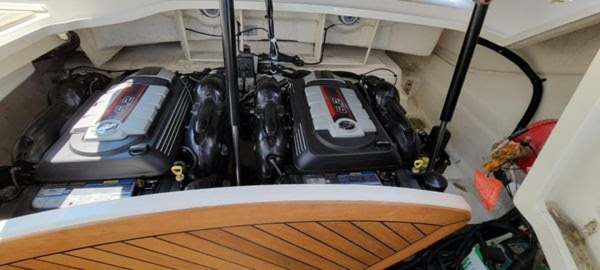 2017 Sea Ray 310 SLX - Image 13