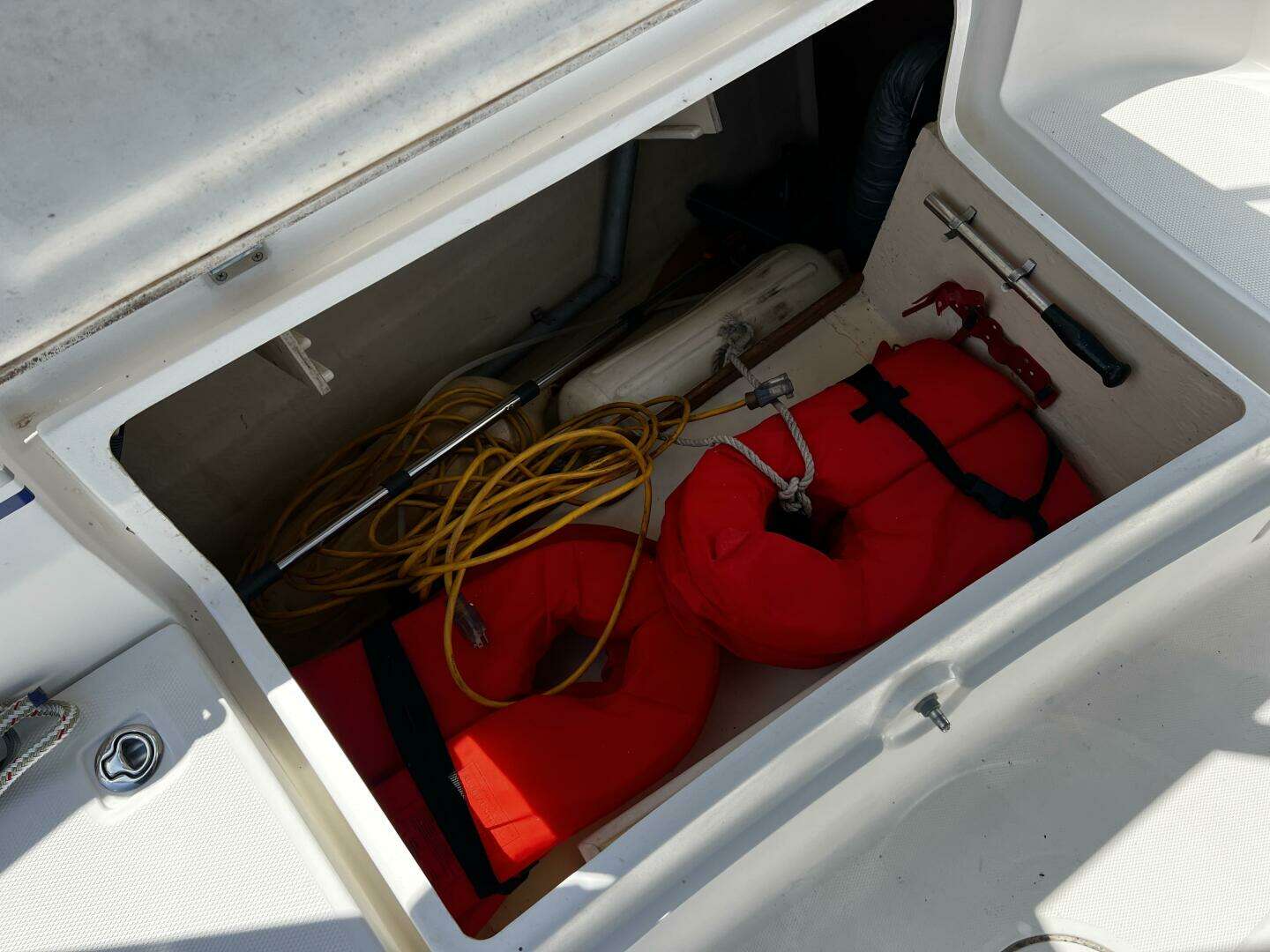 2004 Hunter 33 - Image 40