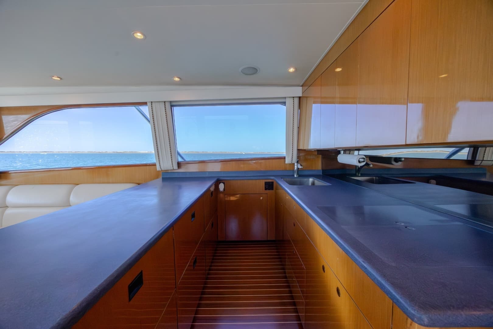 2000 Viking 55 Convertible - Image 60
