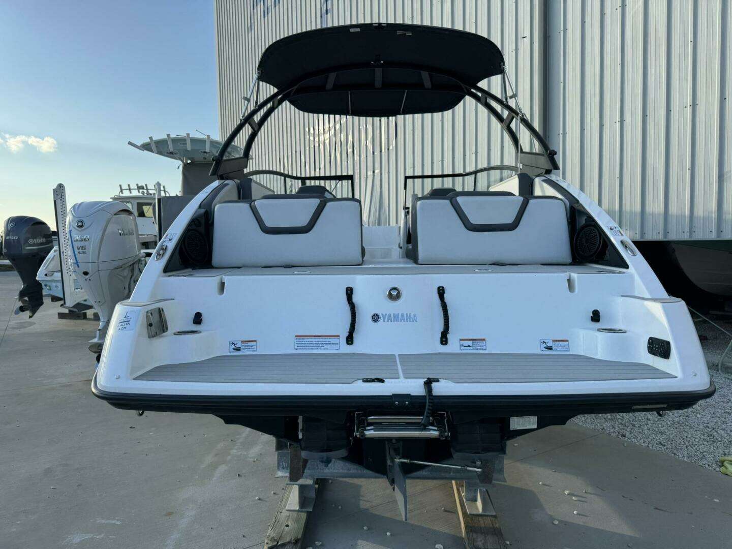 2021 Yamaha Boats AR 250 - Image 6