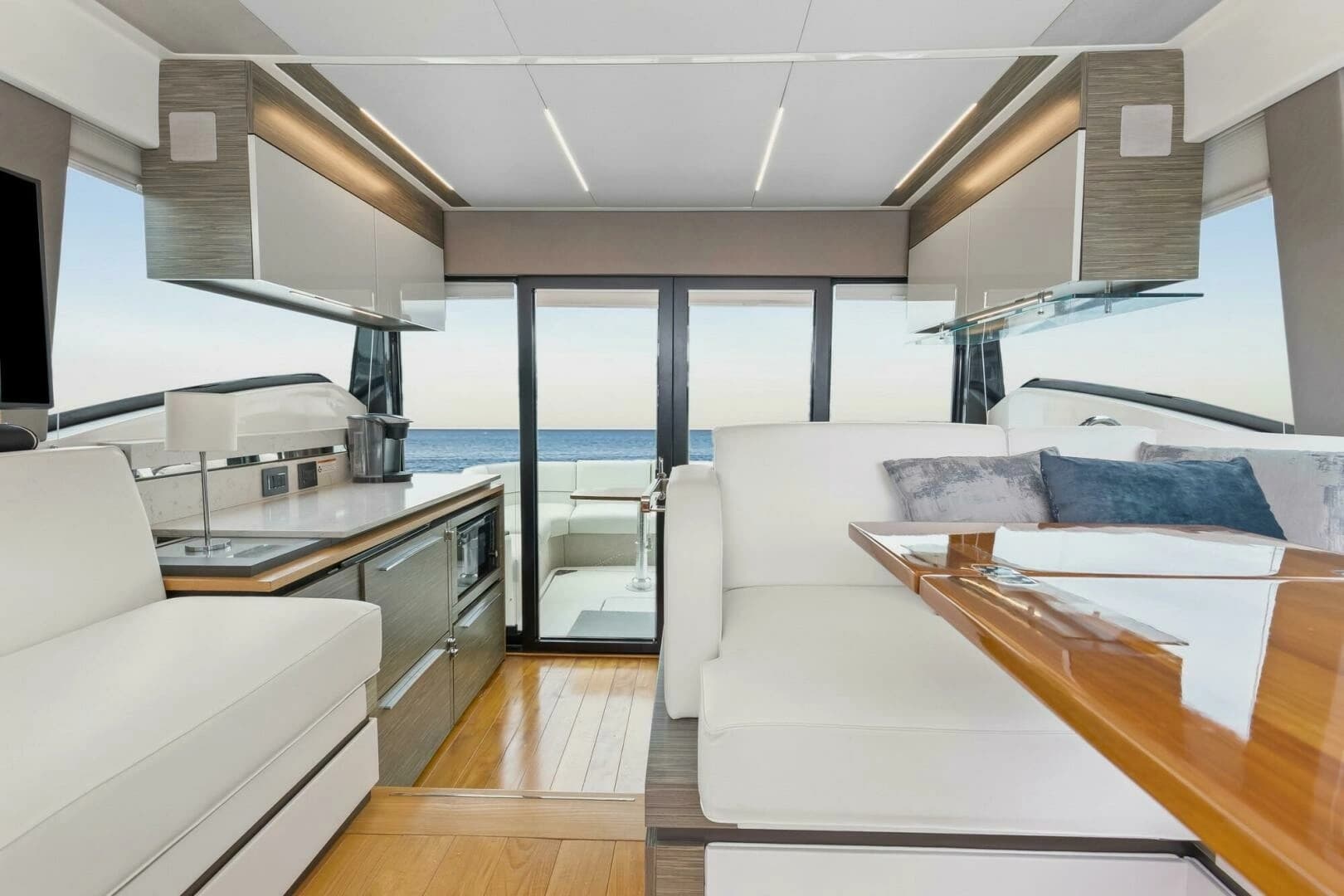2019 Tiara Yachts C49 Coupe - Image 7