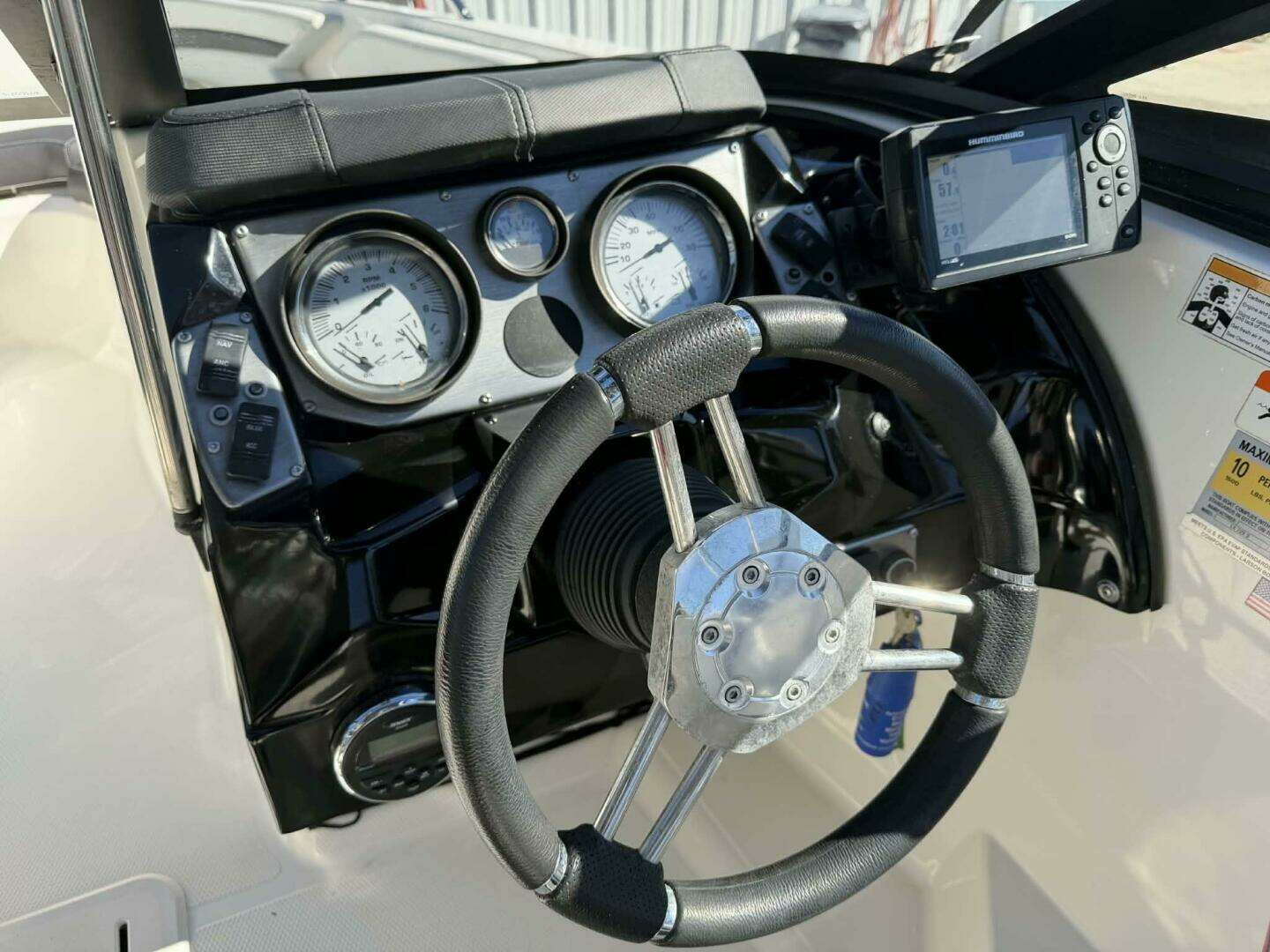 2015 Larson LX 225S IO - Image 19