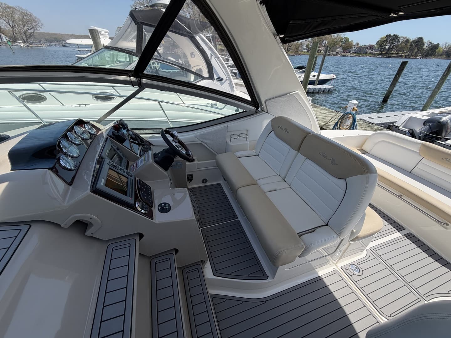 2008 Sea Ray 330 Sundancer - Image 9
