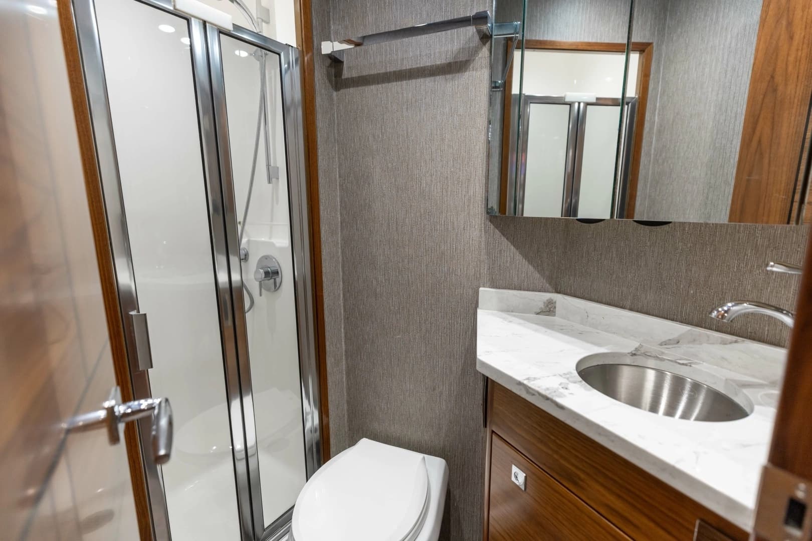 2023 Viking 72 Convertible - Image 57